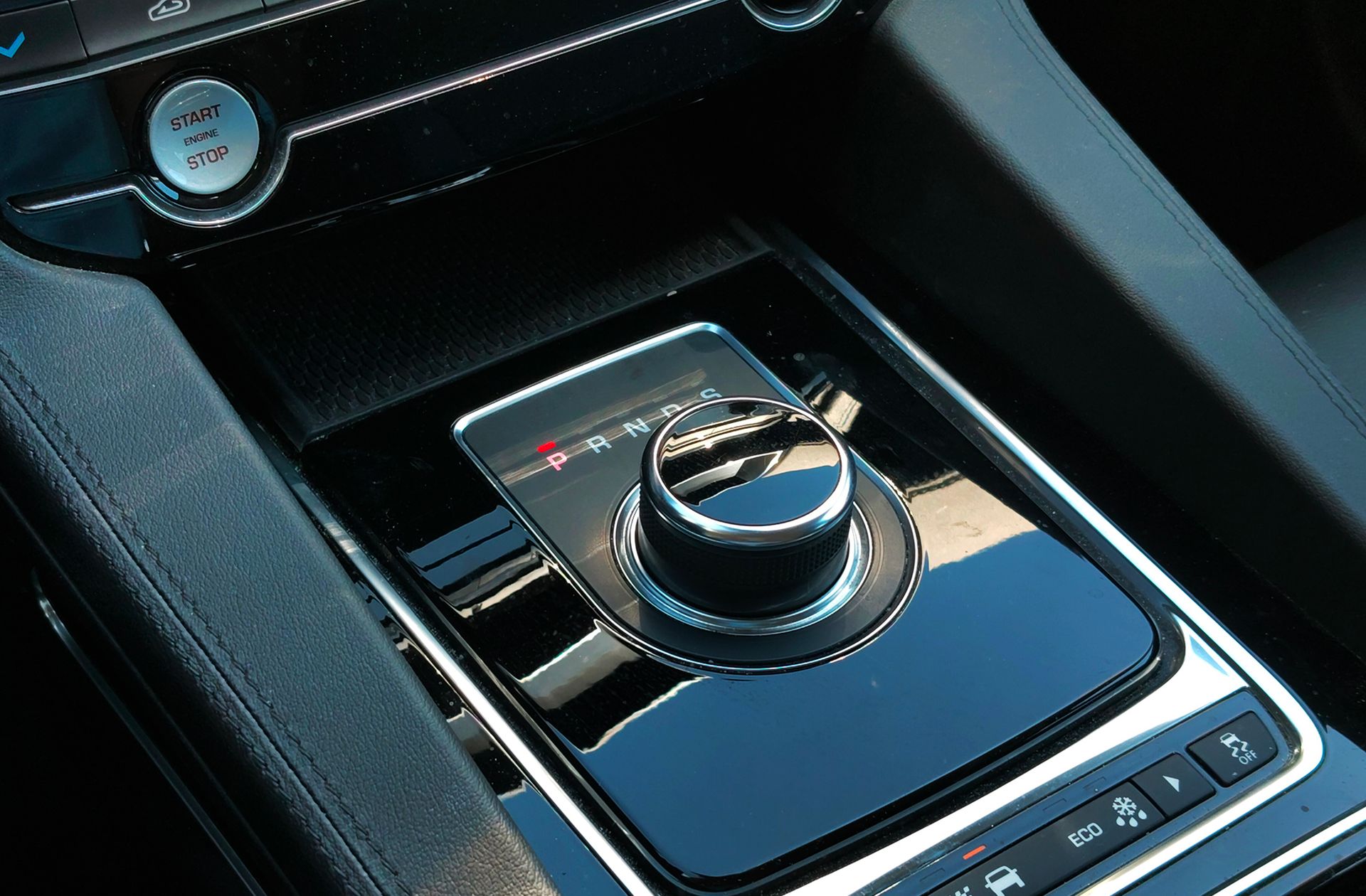 Jaguar F-Pace 2.0L i4D Prestige AWD - foto 5