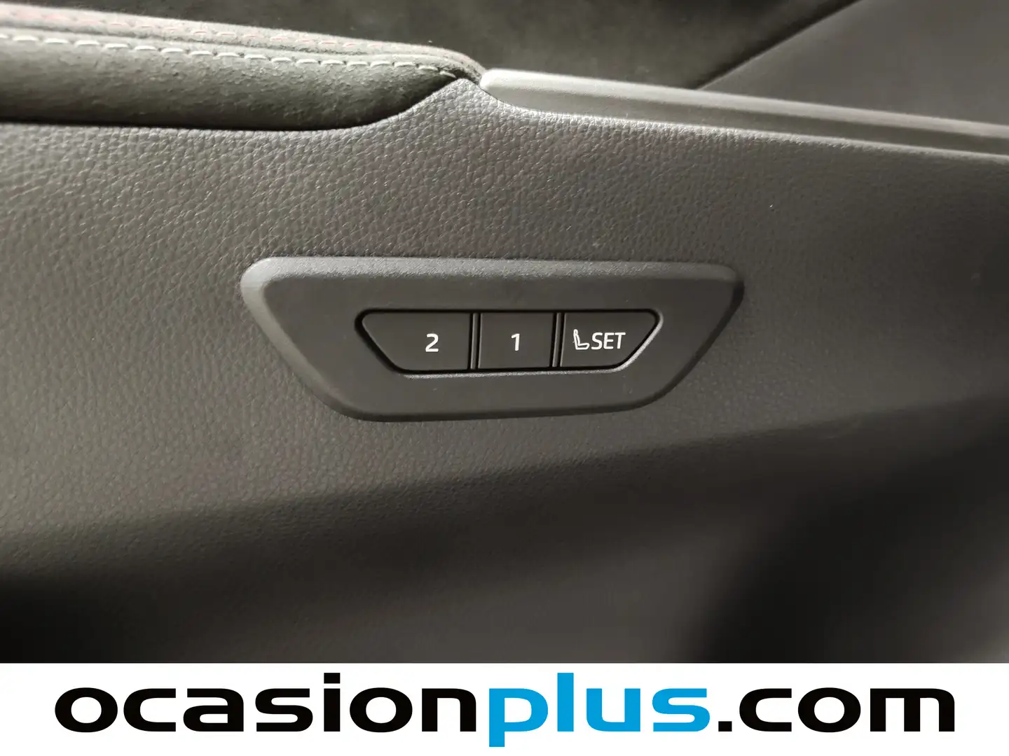 Foto Toyota C-HR TOYOTA C-HR 220PH GR Sport (223 CV)