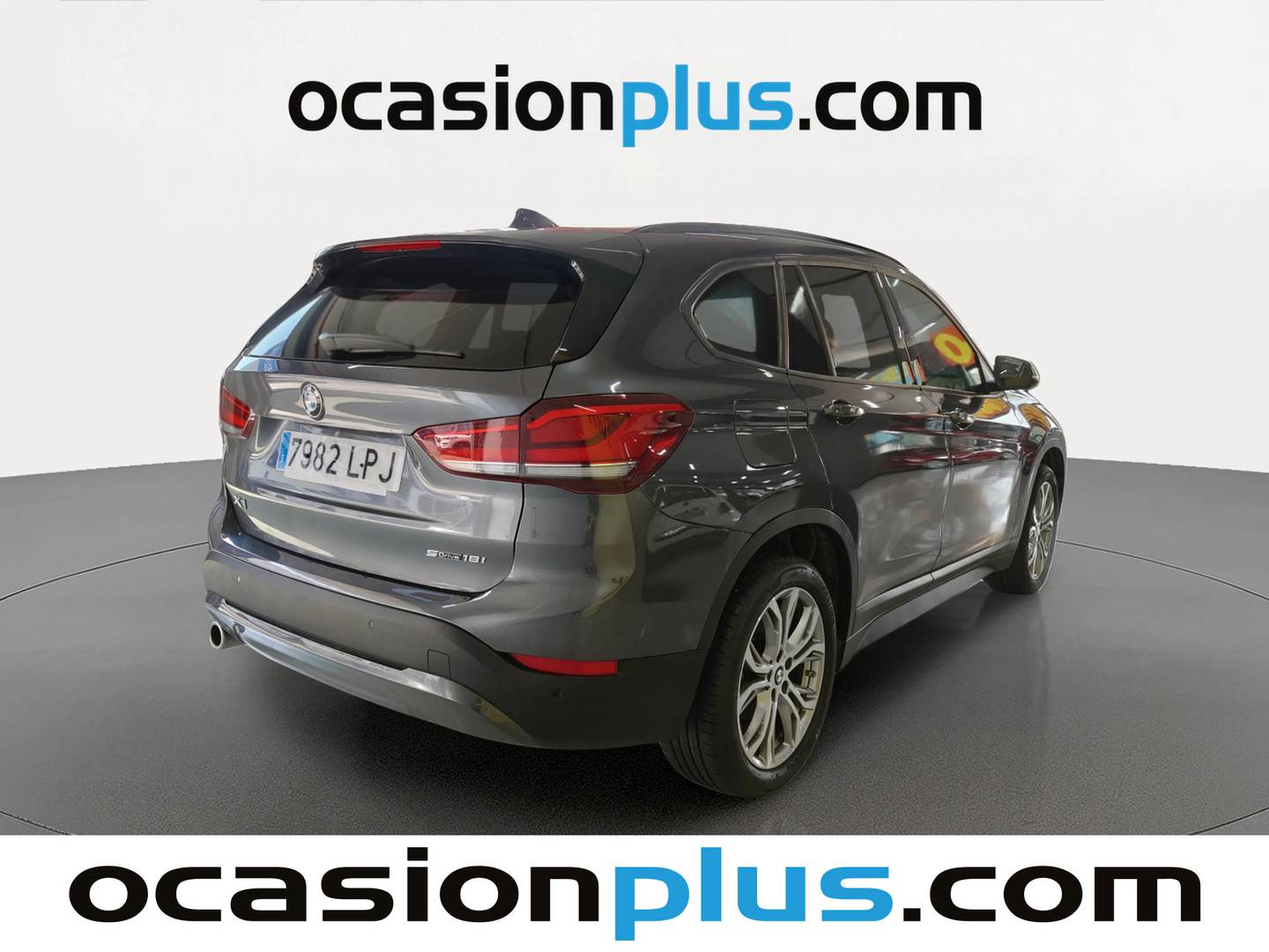 Foto trasera BMW X1 BMW X1 sDrive18i (136 CV) derecha