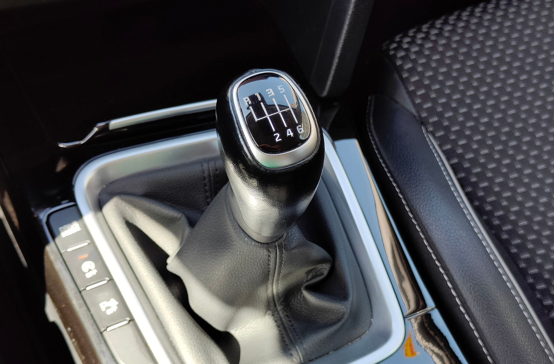 Kia XCeed 1.6 MHEV iMT Tech - foto 5
