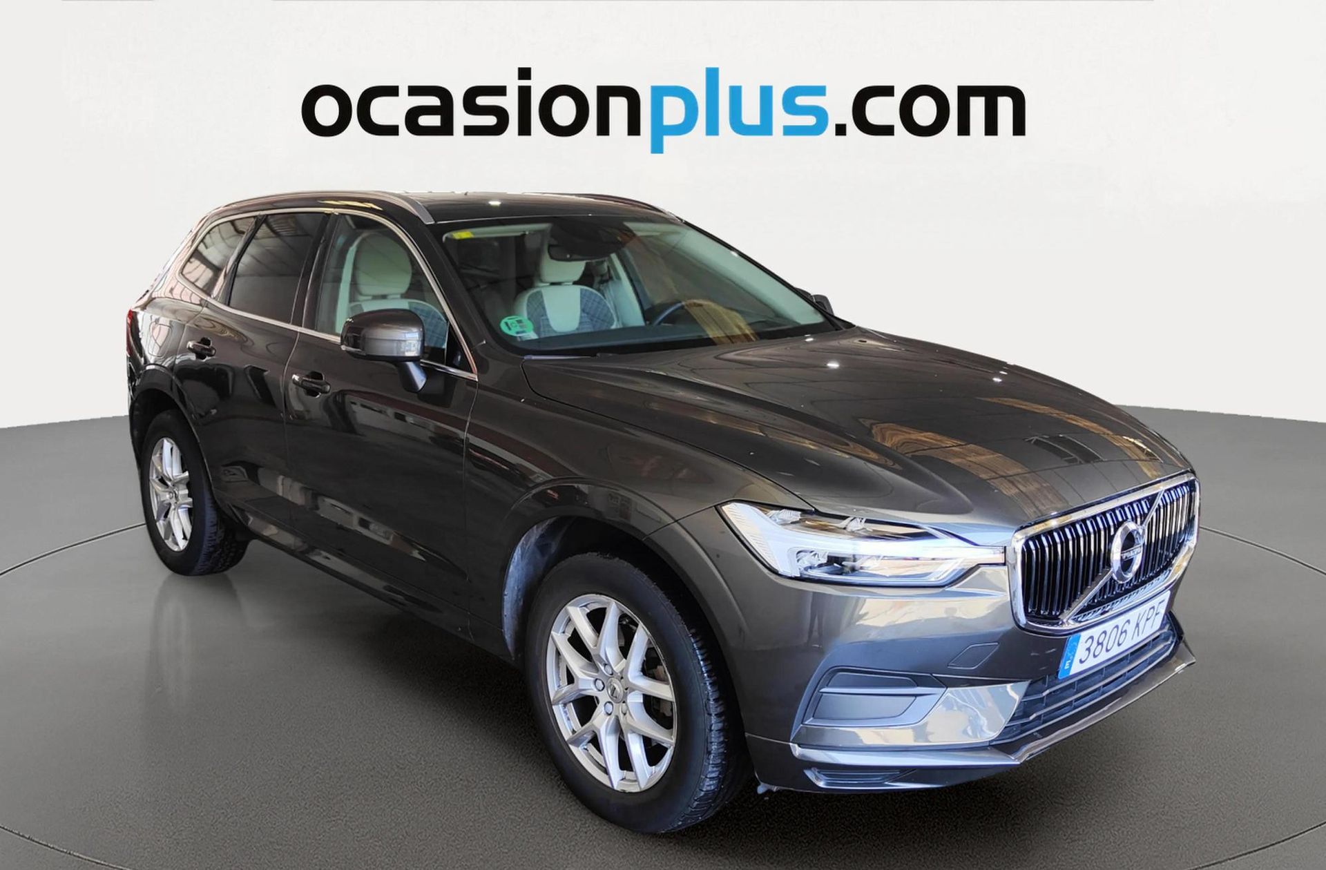 Volvo XC60 D4 Momentum AWD - foto 2