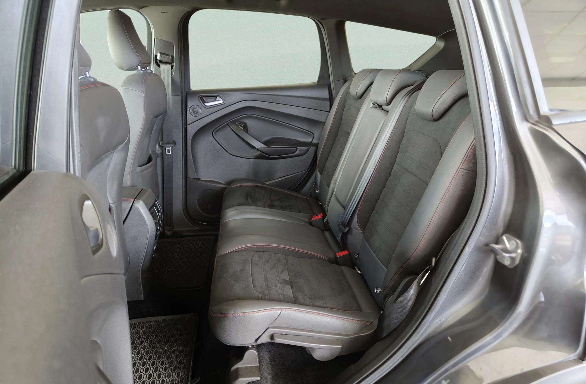 Ford Kuga 2.0 TDCi ST-Line 4x4 Powershift - foto 16