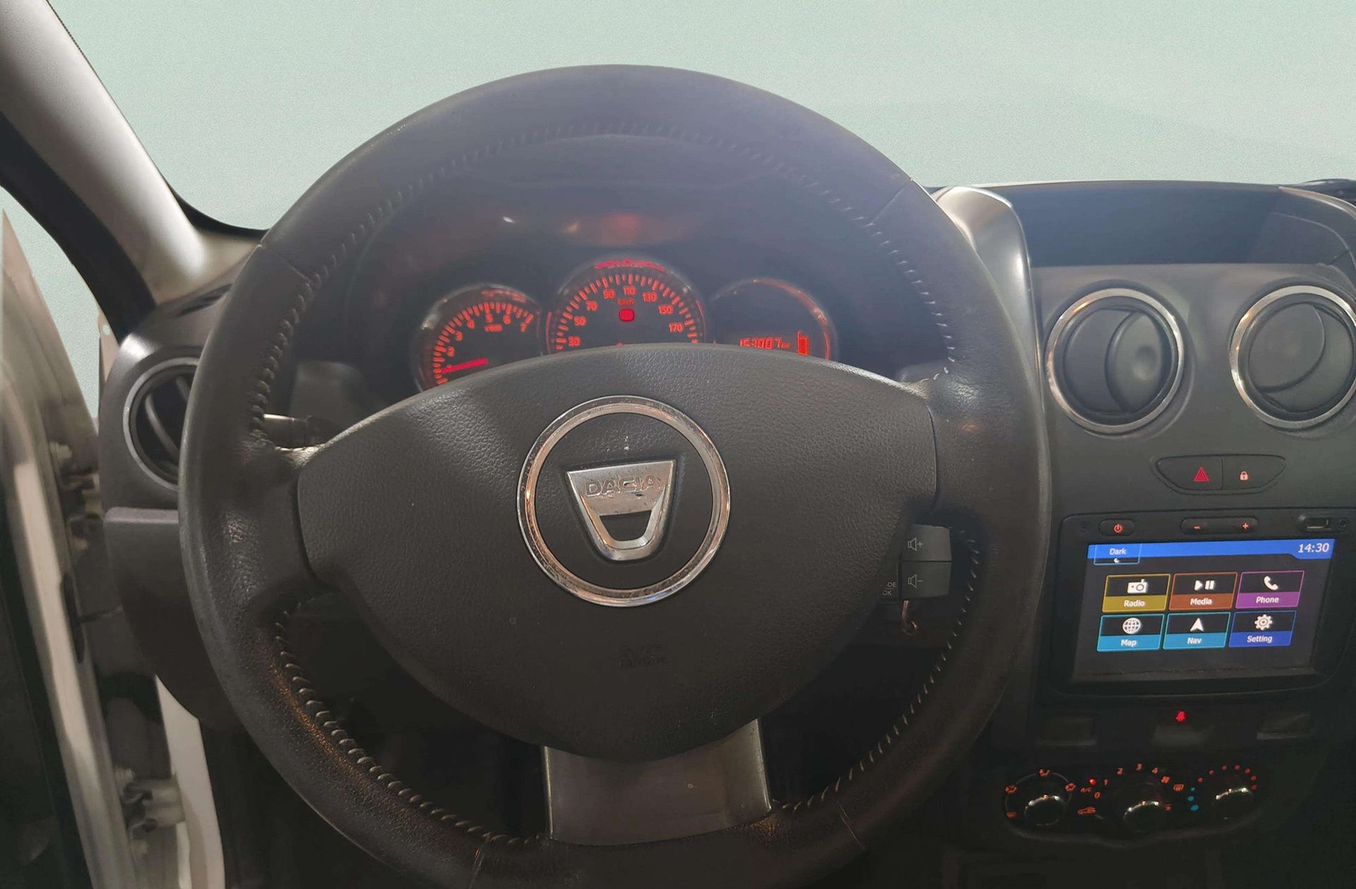 Dacia Duster Laureate dCi - foto 20