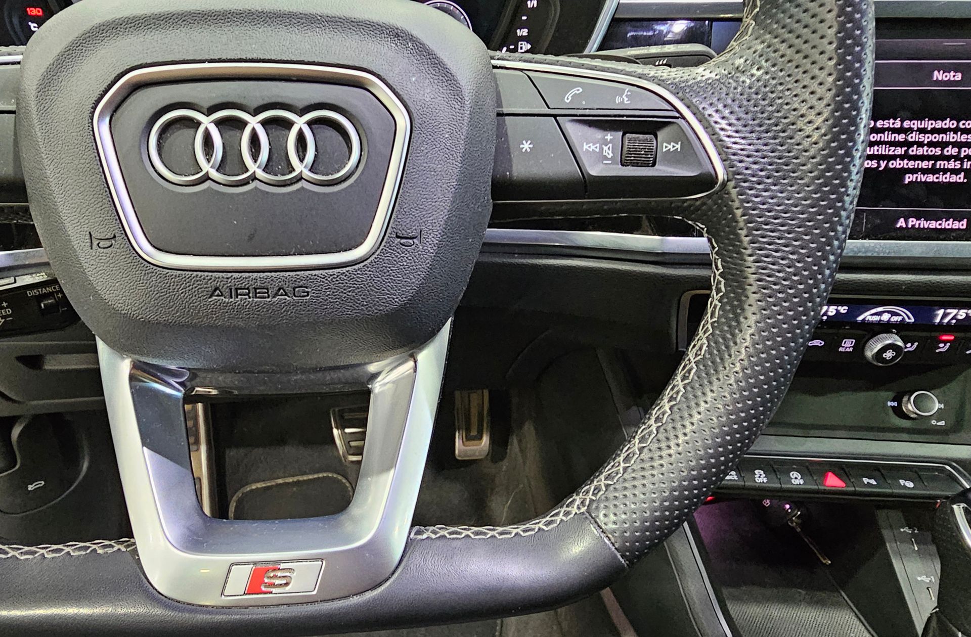 Audi Q3 Black line 40 TDI quattro S tronic - foto 33