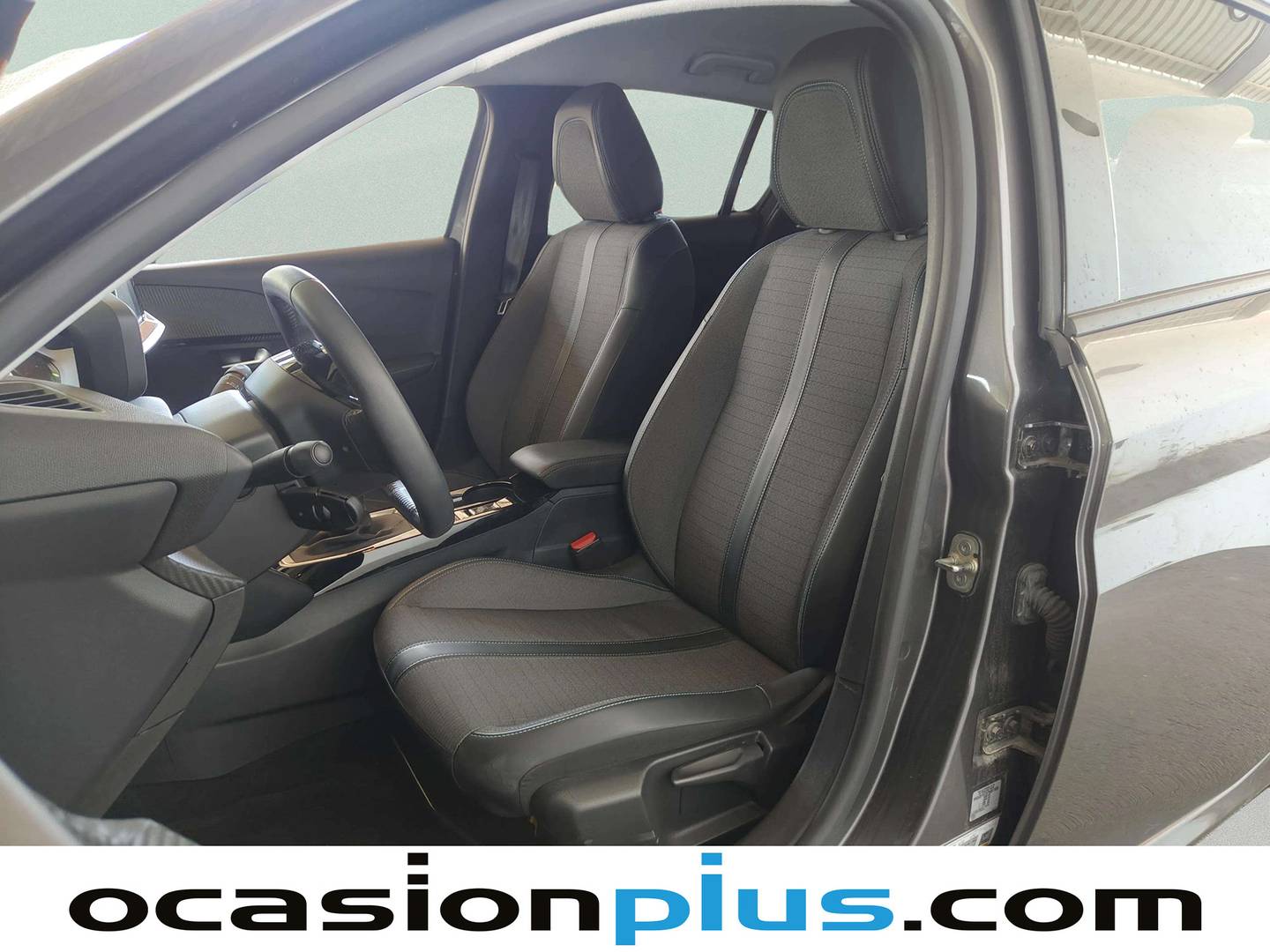 Foto asientos delanteros Peugeot 208 Peugeot 208 BlueHDi 100 S&S Allure Pack (100 CV)