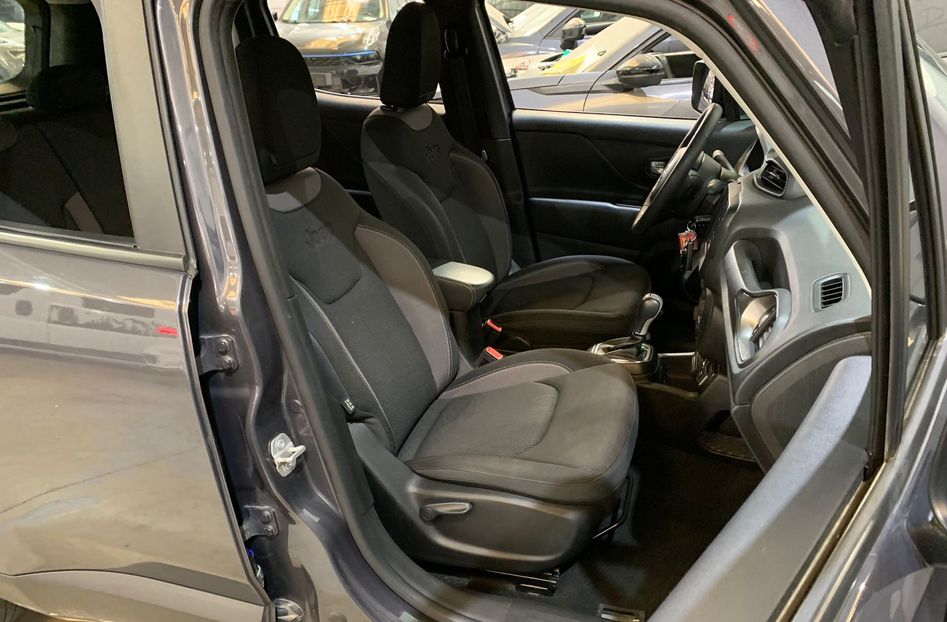 Jeep Renegade eHybrid 1.5 Limited ATX - foto 16