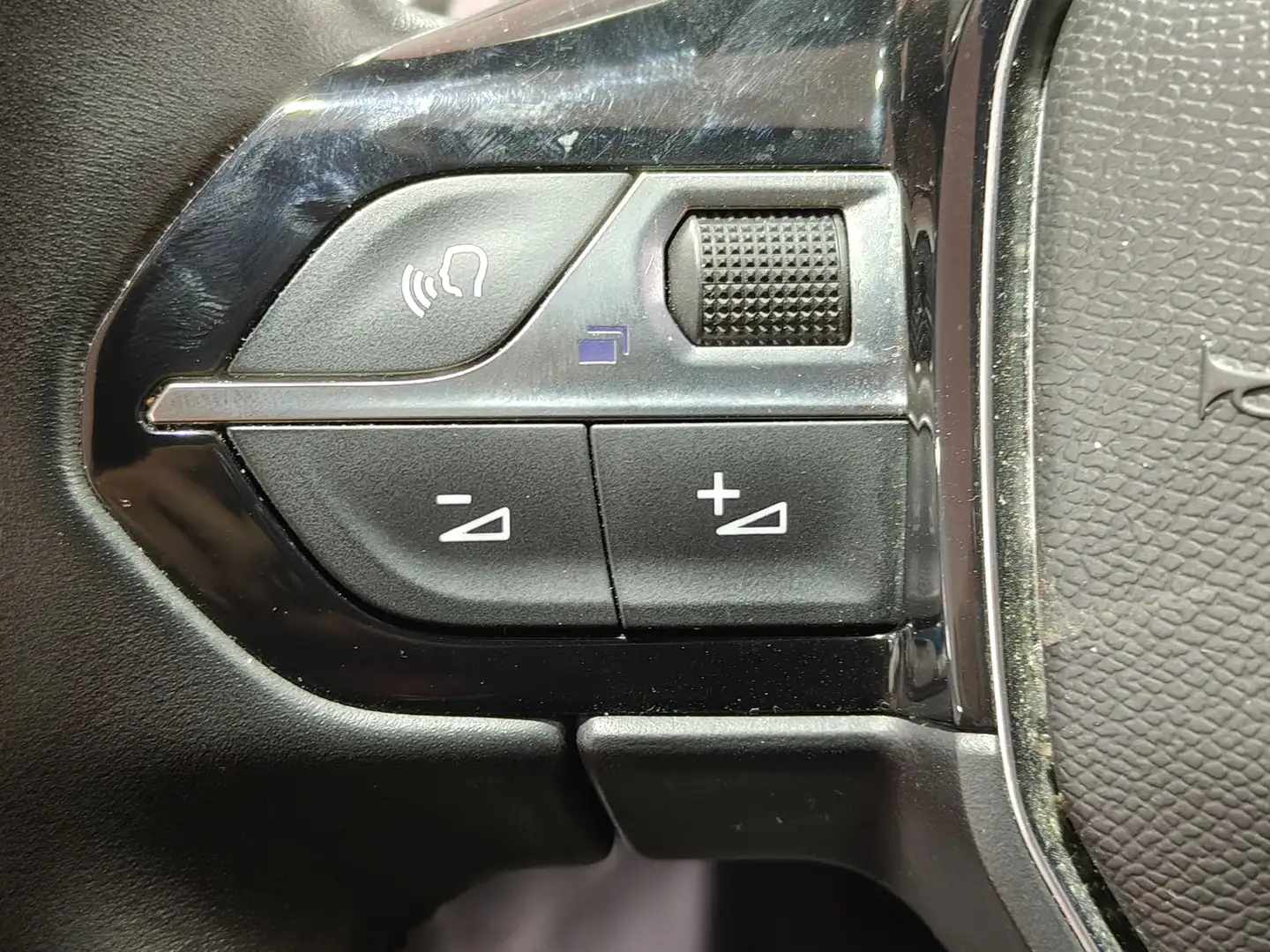 Foto Peugeot 5008 Peugeot 5008 PureTech 130 S&S Allure Pack EAT8 (130 CV) 7 Plazas