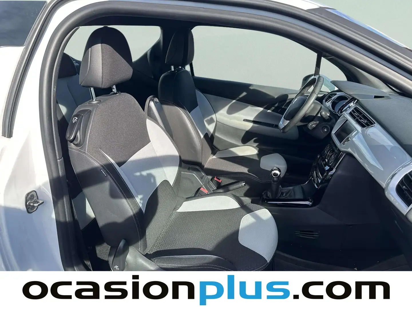 Foto DS DS 3 DS DS3 Crossback PureTech 82 Design (82 CV)