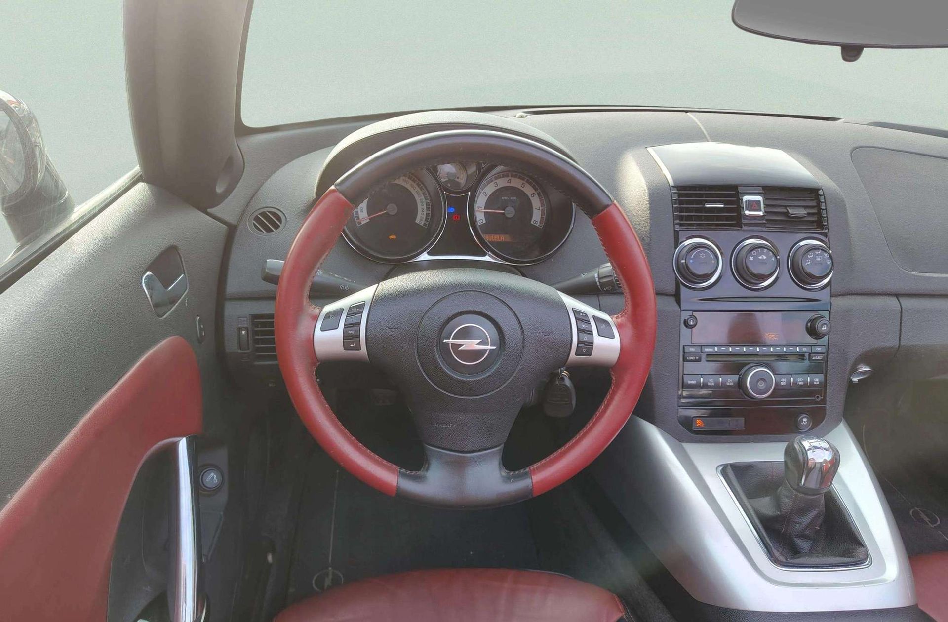 Opel GT 2.0T - foto 14