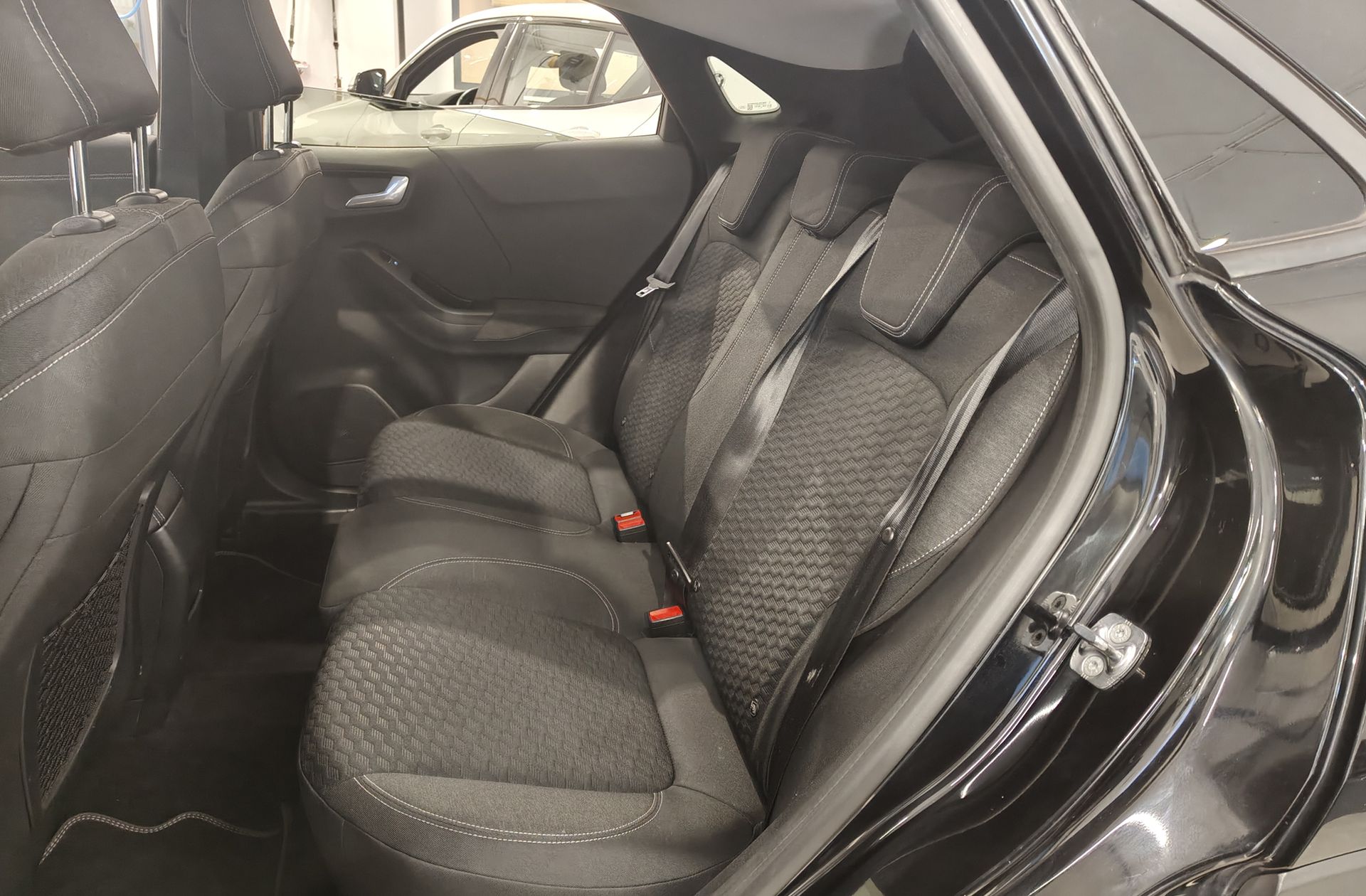 Ford Puma 1.0 EcoBoost Titanium - foto 11