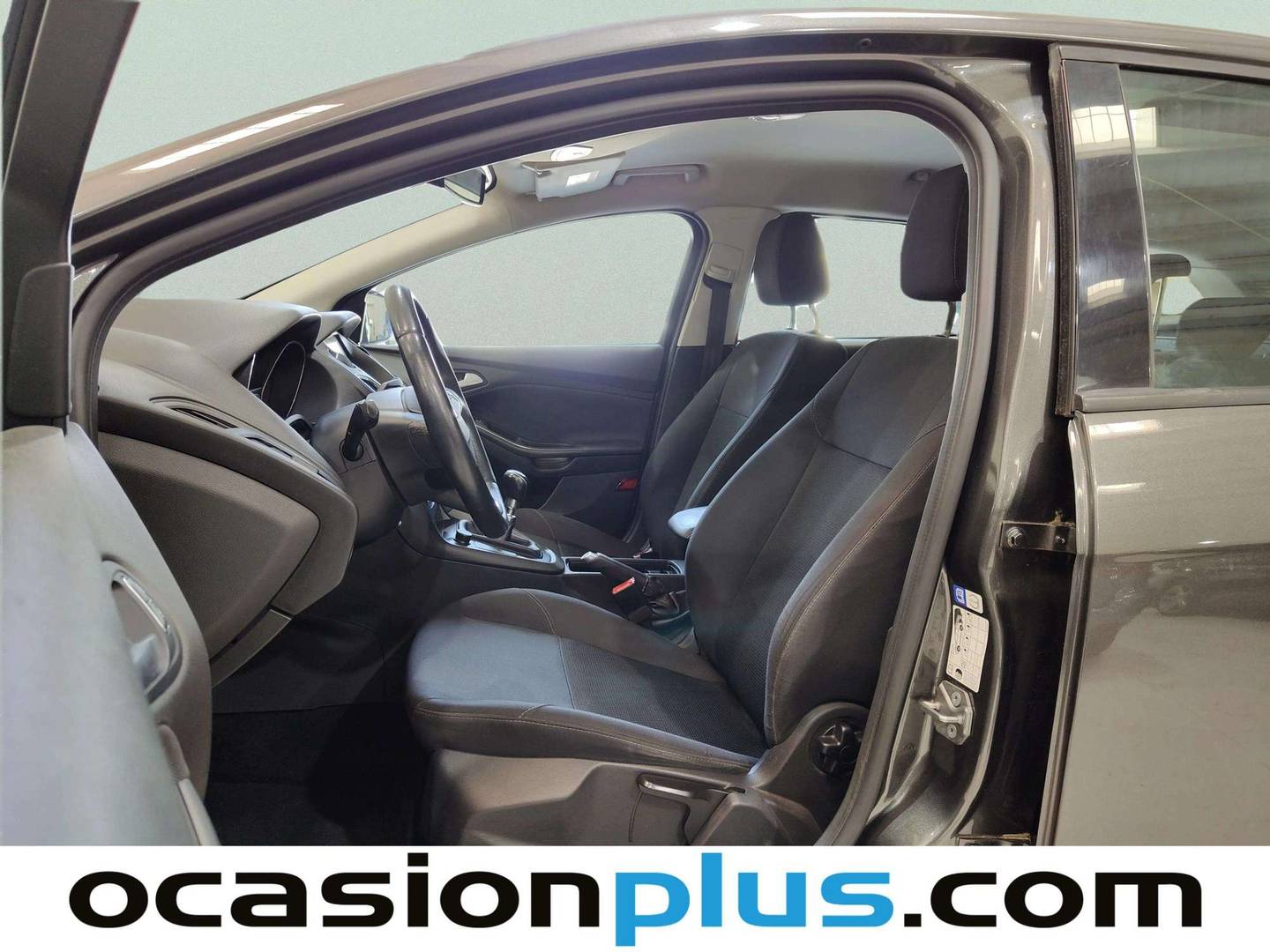 Foto asientos delanteros Ford Focus Ford Focus SportBreak 1.5 TDCI Business (120 CV)