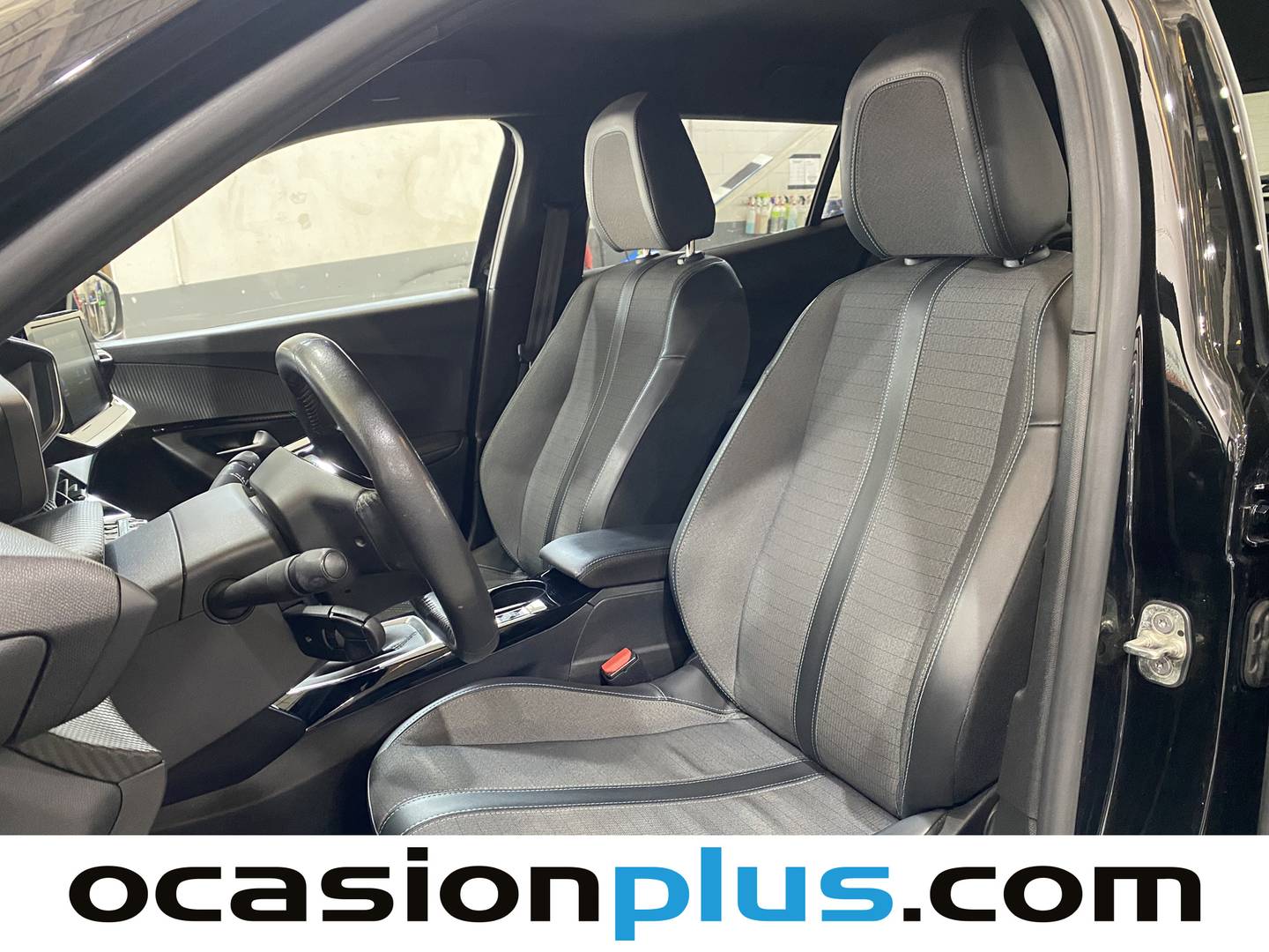 Foto asientos delanteros Peugeot 2008 Peugeot 2008 PureTech 130 S&S Allure Pack (130 CV)