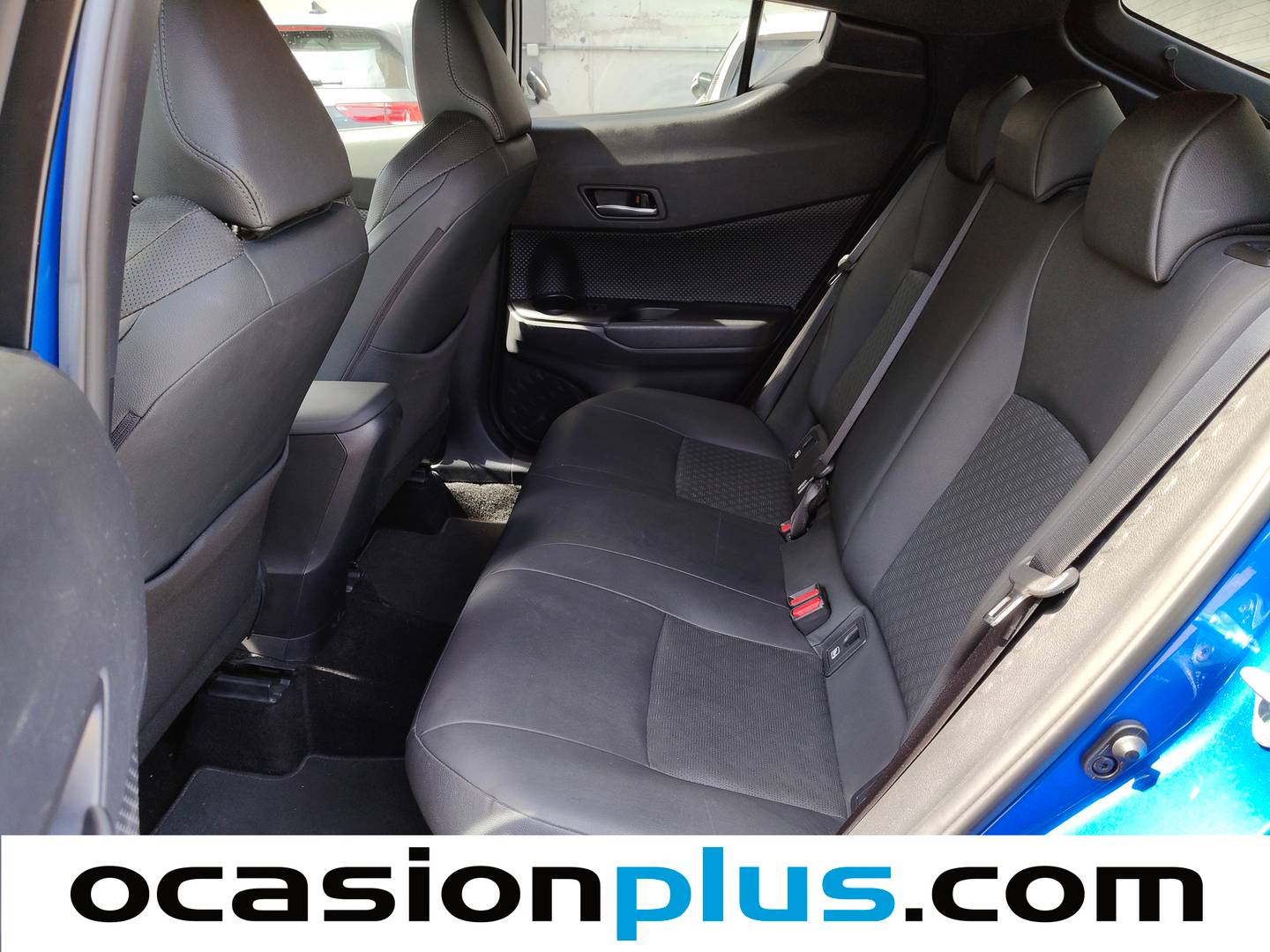 Foto asientos traseros Toyota C-HR Toyota C-HR 180H Advance (184 CV)