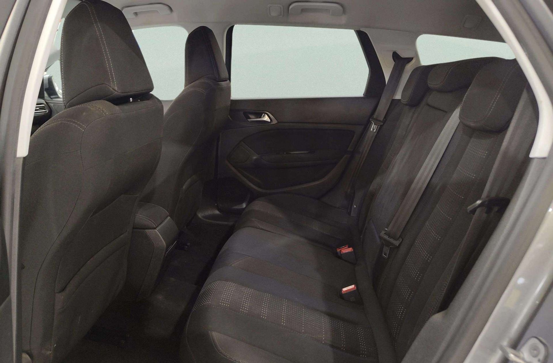 Peugeot 308 SW 2.0 BlueHDi Allure EAT6 - foto 12