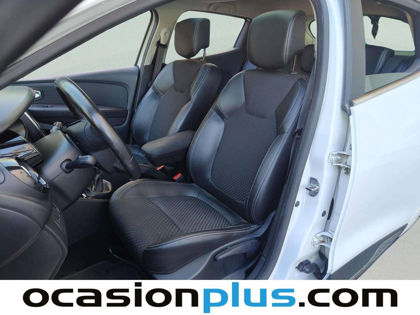 Foto asientos delanteros Renault Clio Renault Clio Zen Energy TCe (120 CV)
