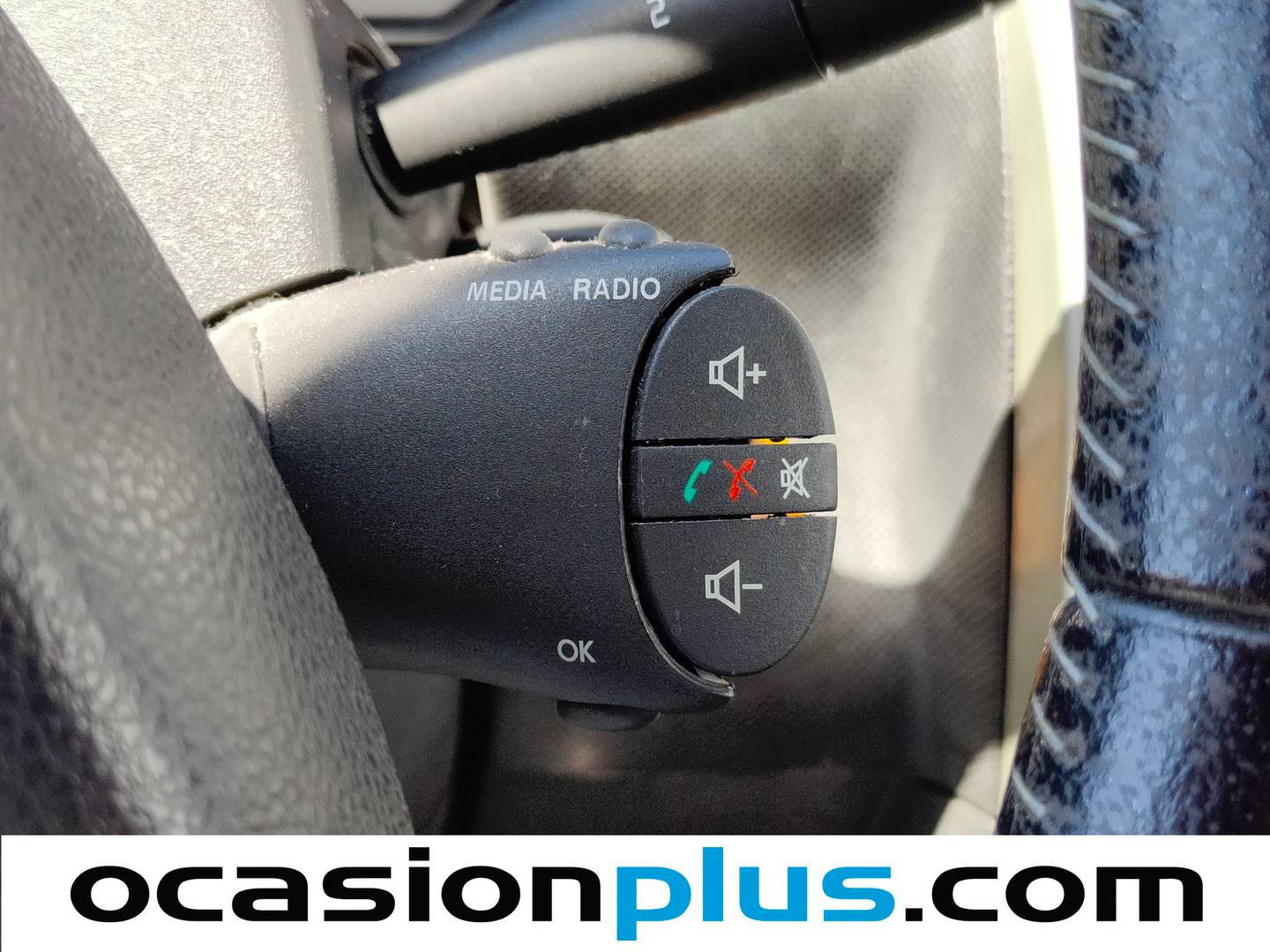 Dacia Sandero Dacia Sandero 1.2 16v Laureate Music (75 CV) seminuevo
