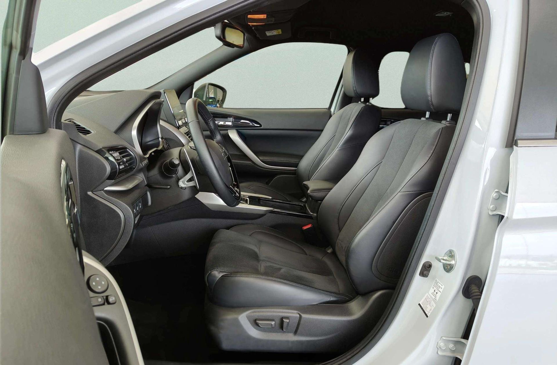 Mitsubishi Eclipse Cross 2.4 PHEV Kaiteki 4WD - foto 13