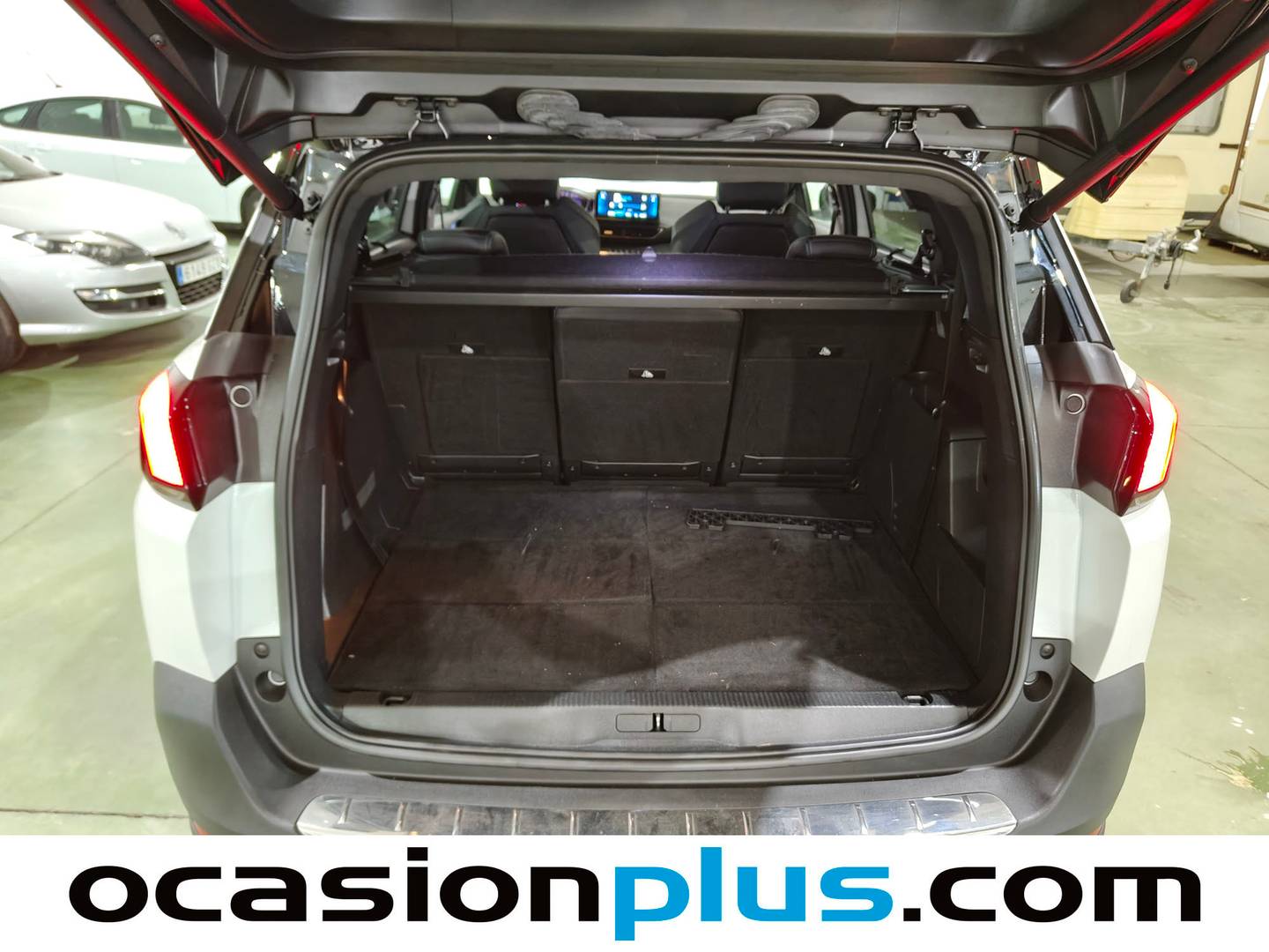 Foto Peugeot 5008 Peugeot 5008 PureTech 130 S&S Allure Pack (130 CV) 7 Plazas siete plazas