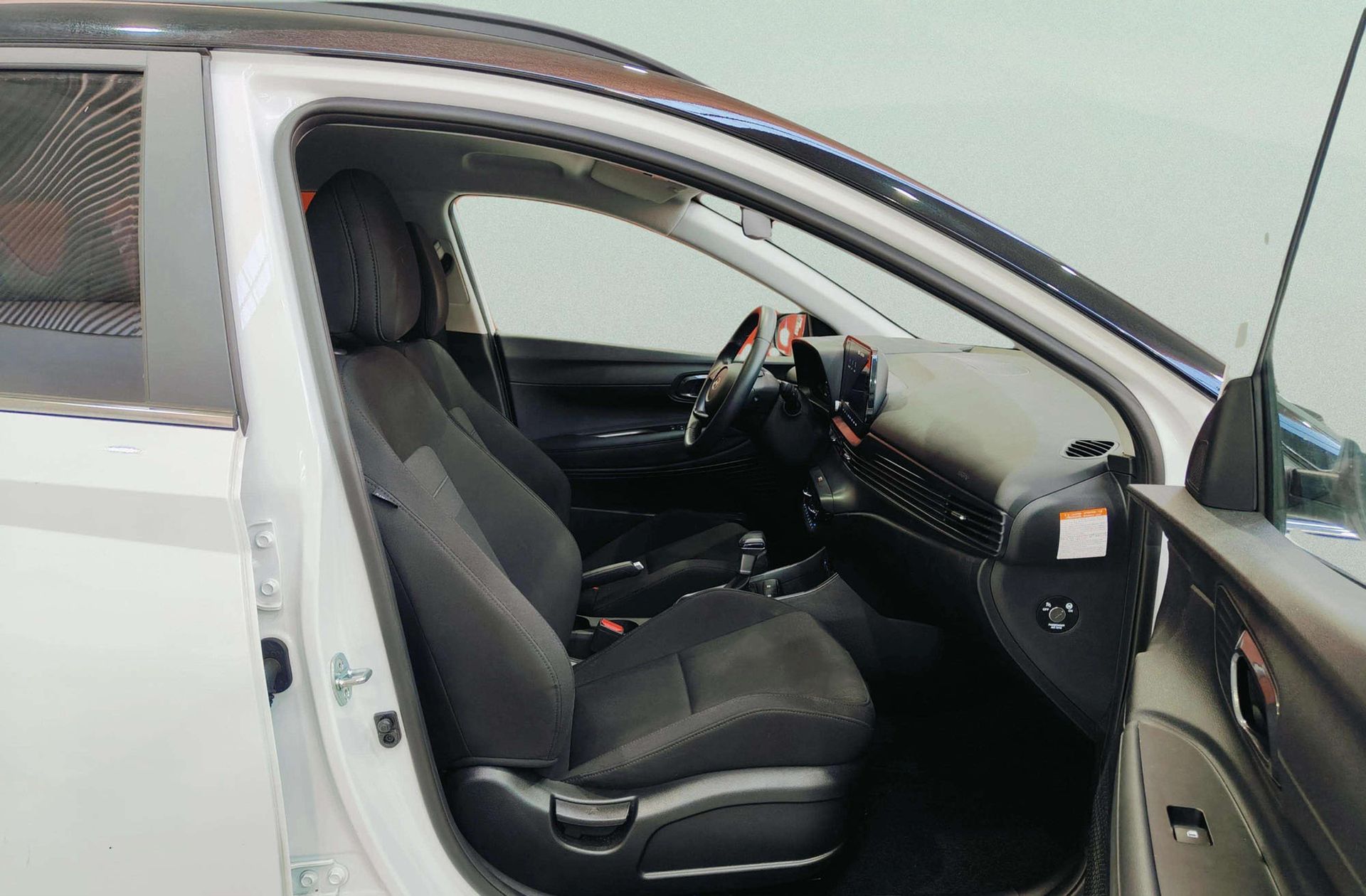 Hyundai Bayon 1.0 T-GDi 48V Tecno DCT - foto 19