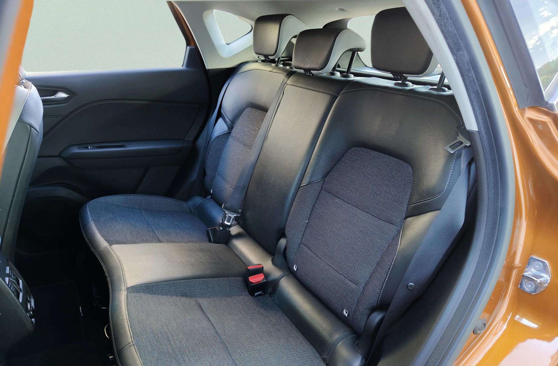 Renault Captur Zen TCe - foto 12