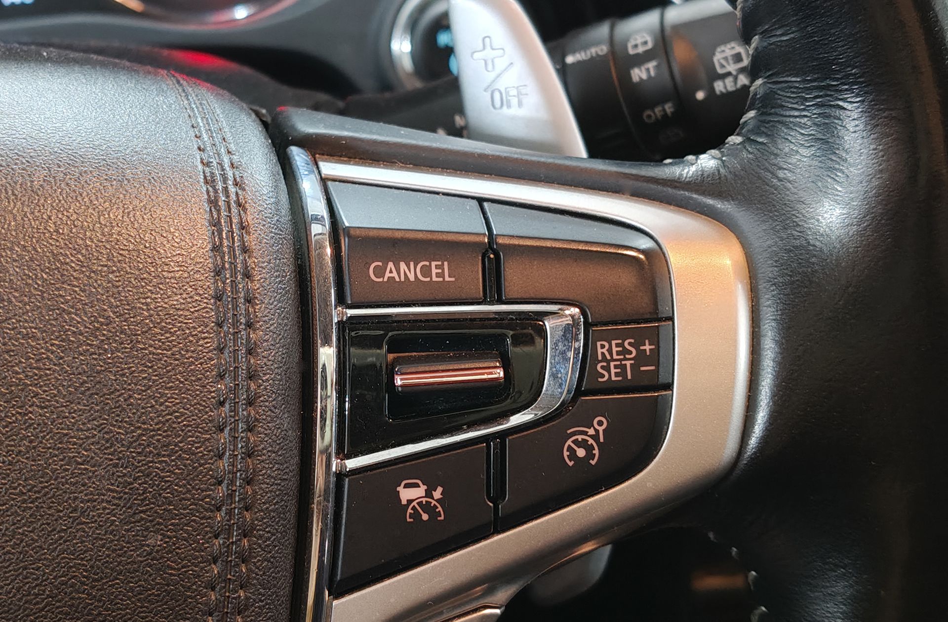 Mitsubishi Outlander 2.0 PHEV Kaiteki 4WD - foto 30