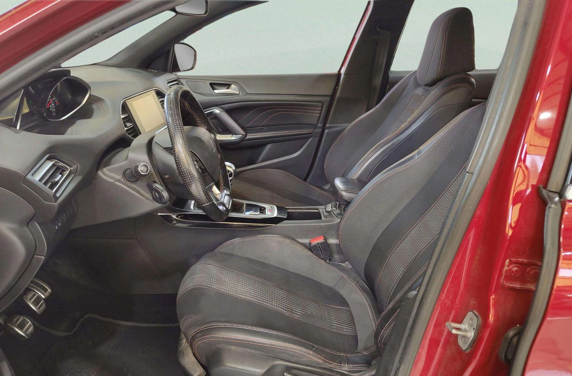 Peugeot 308 SW 2.0 BlueHDi GT Line - foto 12