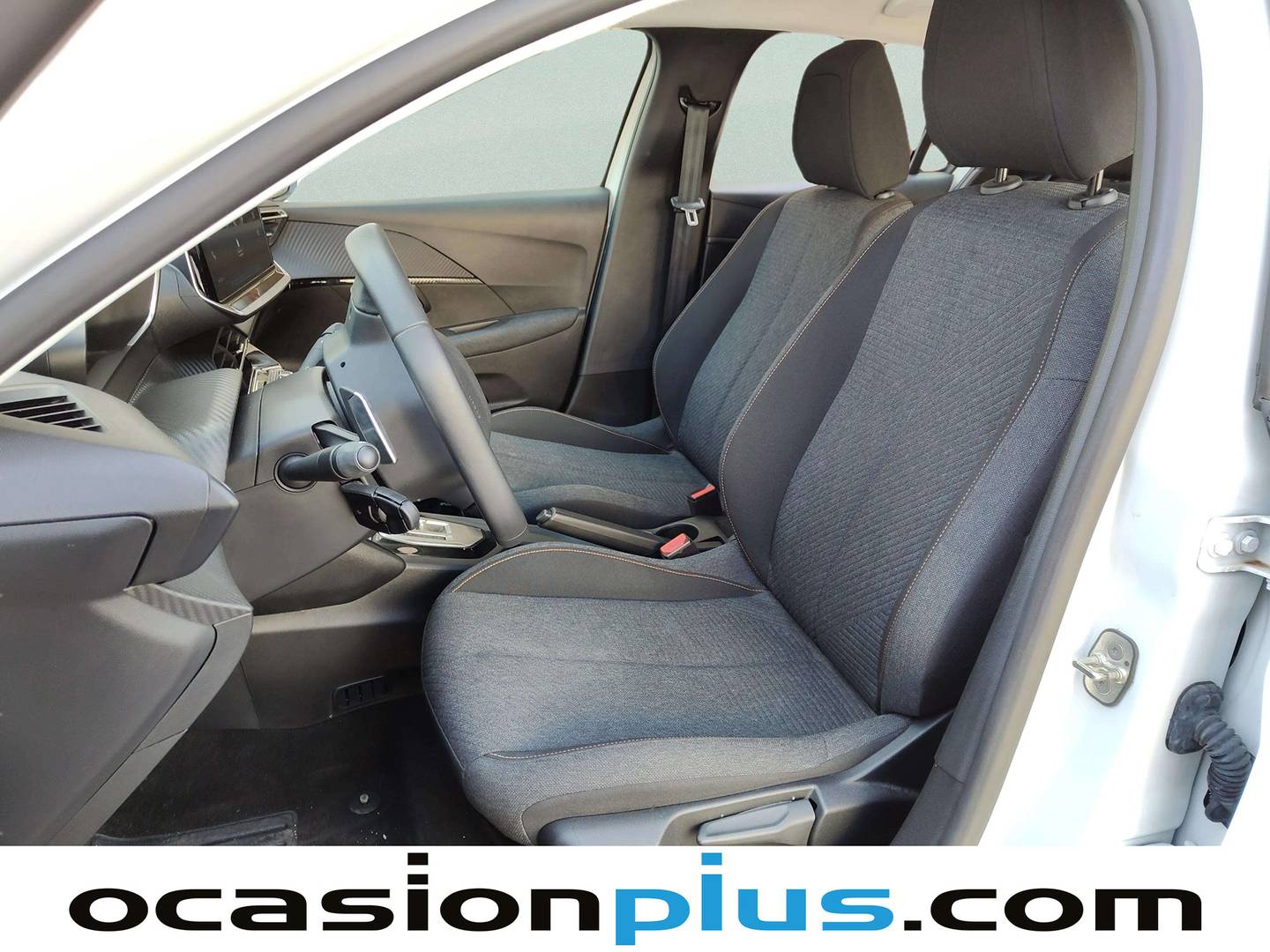 Foto asientos delanteros Peugeot 208 Peugeot 208 Style Hybrid 100 eDCS6 (100 CV)