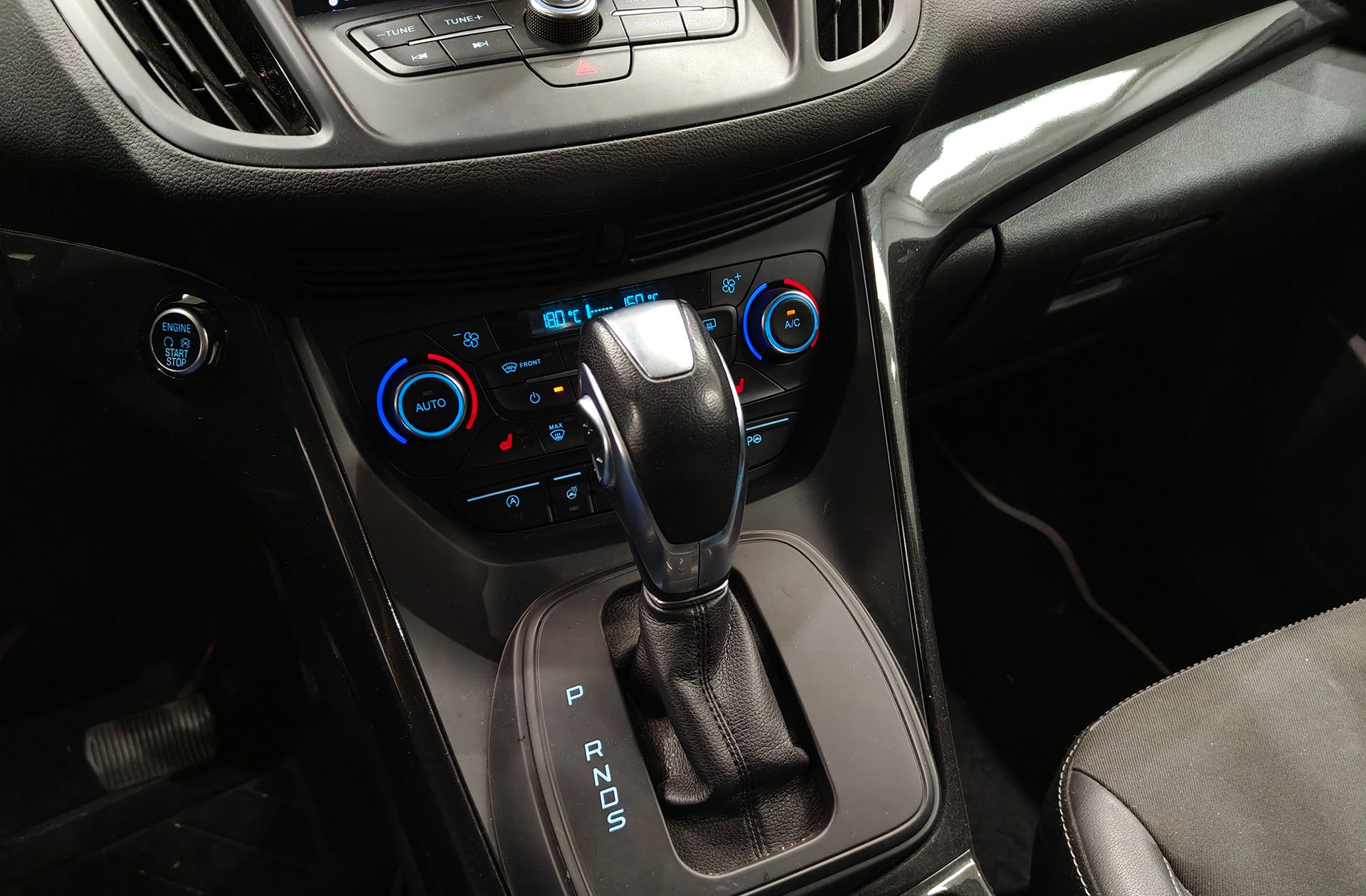 Ford Kuga 1.5 EcoBoost Trend+ 4x4 - foto 5