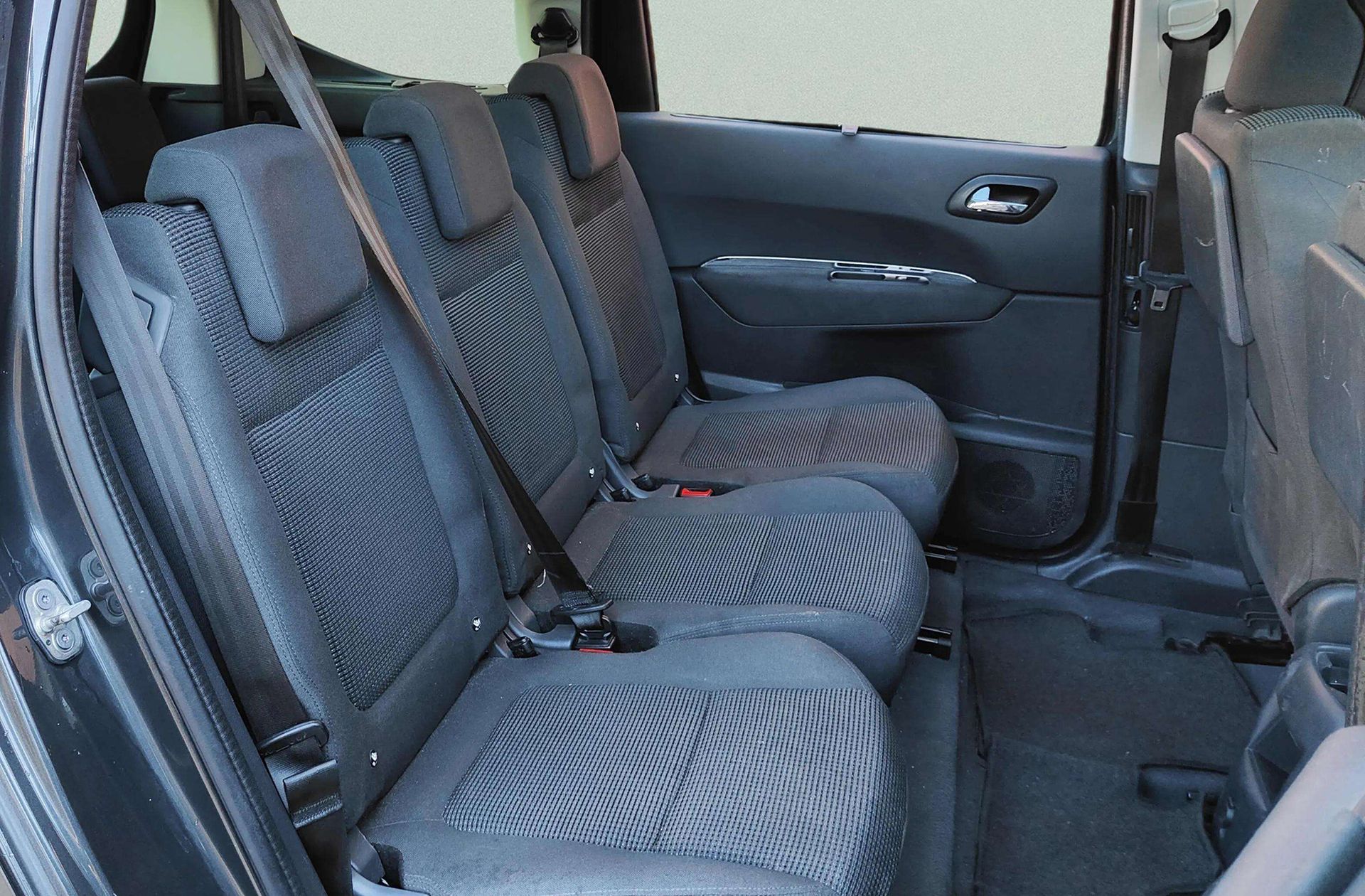 Peugeot 5008 1.6 BlueHDi Allure EAT6 7 plazas - foto 18