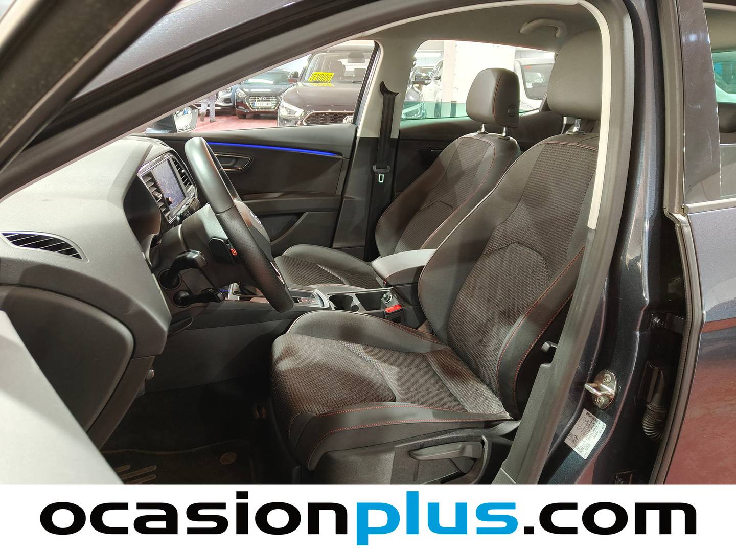 Foto asientos delanteros Seat León Seat León 2.0 TSI S&S FR DSG (190 CV)