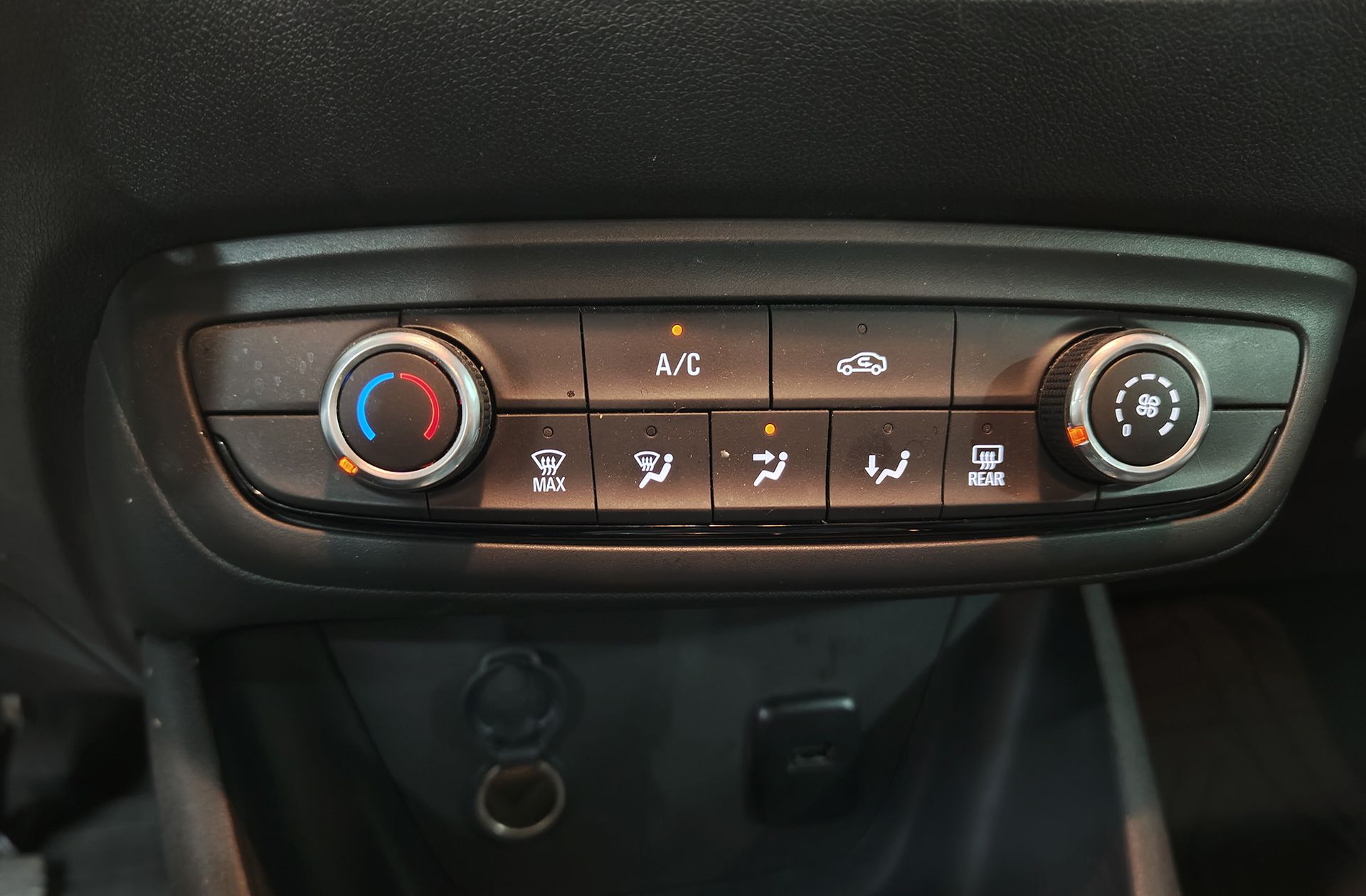 Opel Crossland 1.2 Design Line - foto 28