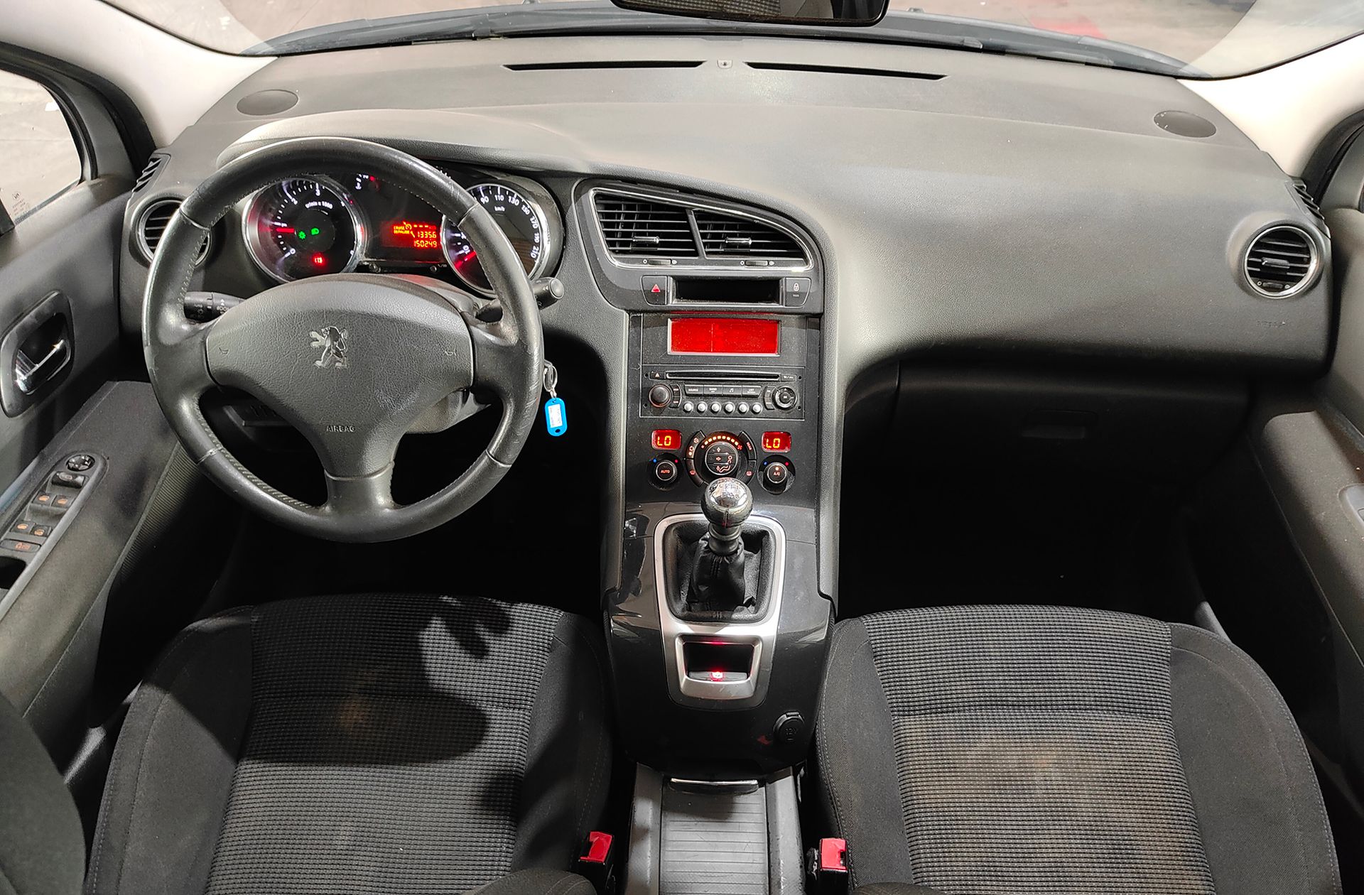 Peugeot 5008 1.6 HDi FAP Premium 7 plazas - foto 7