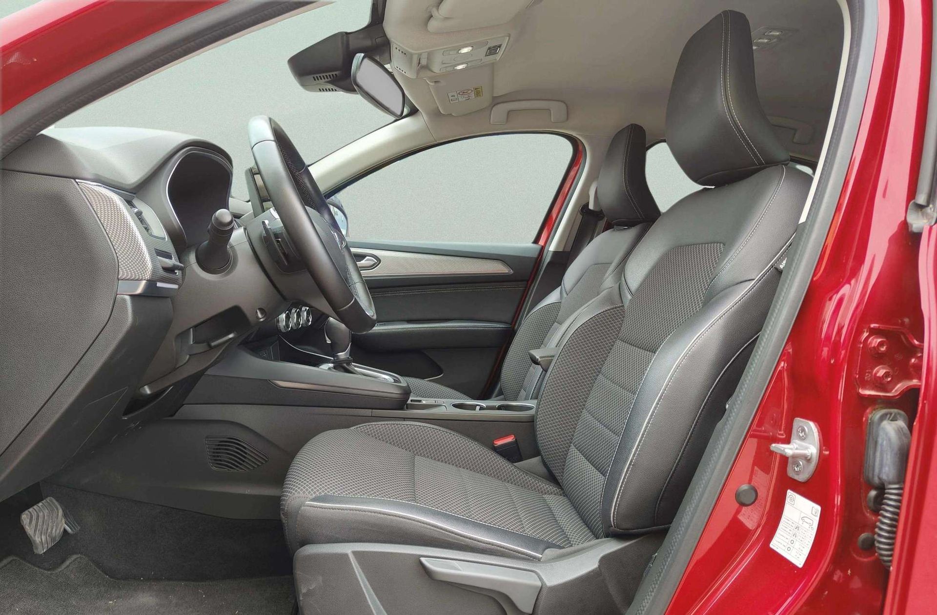Renault Arkana Zen TCe 140 Mild Hybrid EDC - foto 11