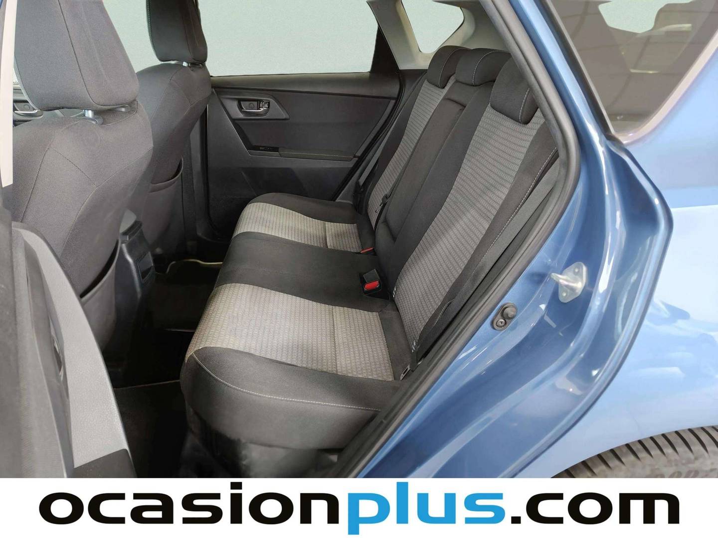 Foto asientos traseros Toyota Auris Toyota Auris 140H Hybrid Feel! Edition (136 CV)