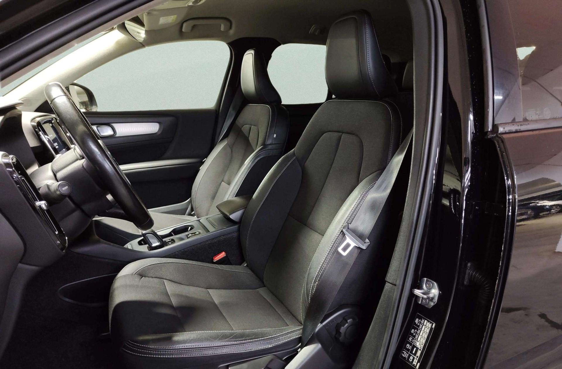 Volvo XC40 T3 Business Plus - foto 12