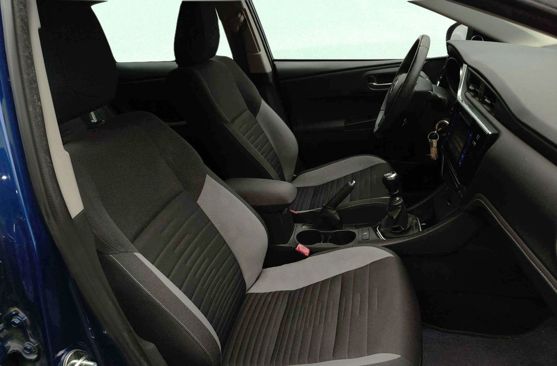 Toyota Auris 1.4 90 D Active - foto 16
