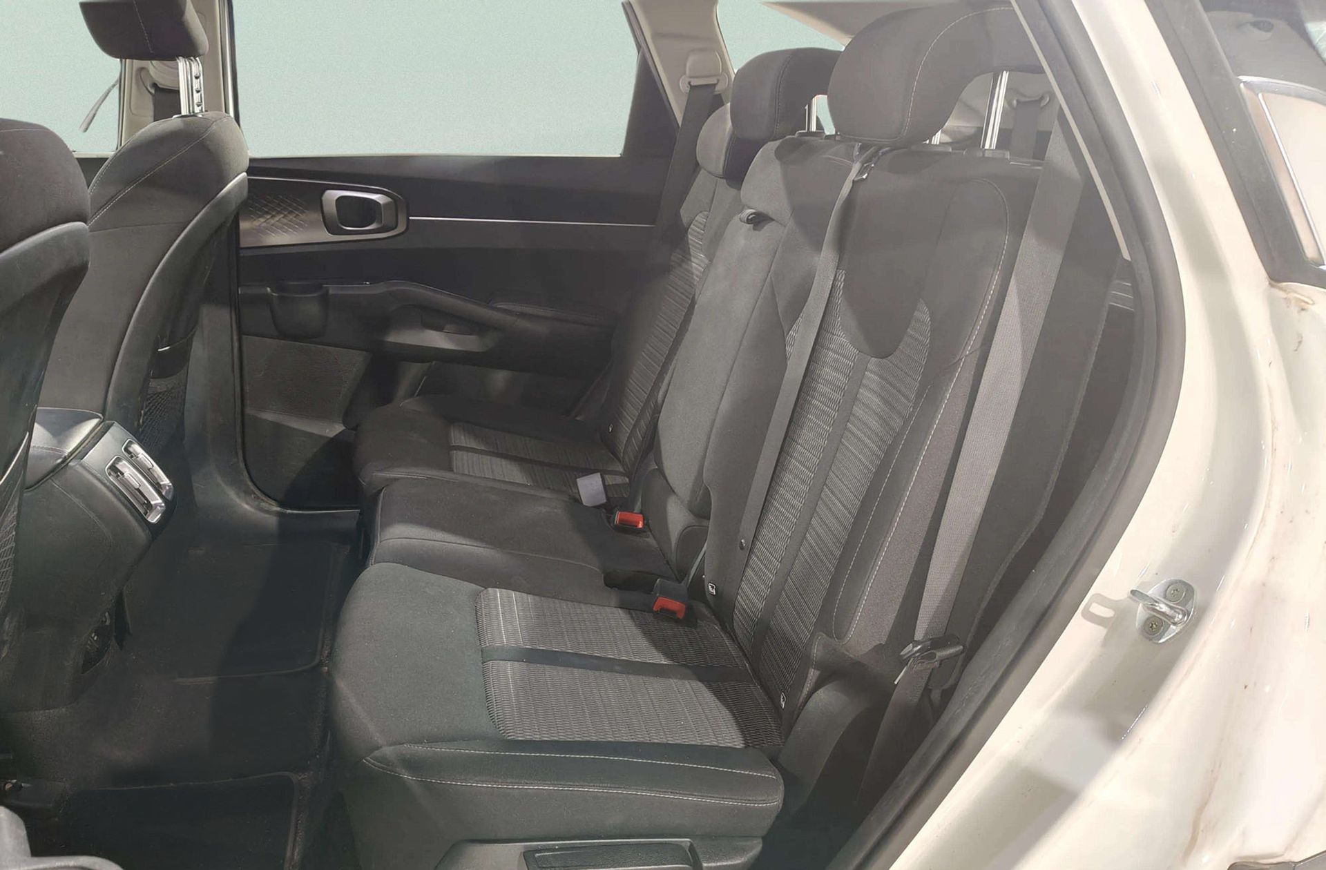Kia Sorento 1.6 T-GDi HEV Drive 4x2 - foto 13
