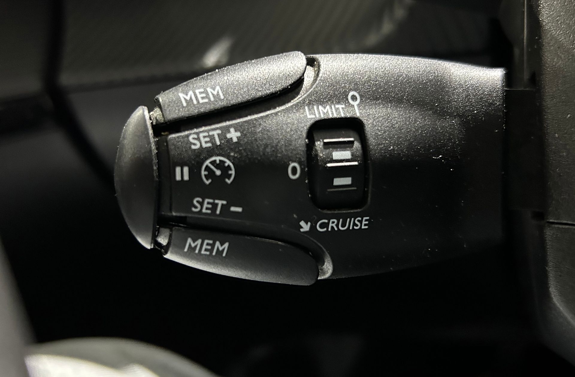 Peugeot 208 PureTech 100 Allure - foto 22