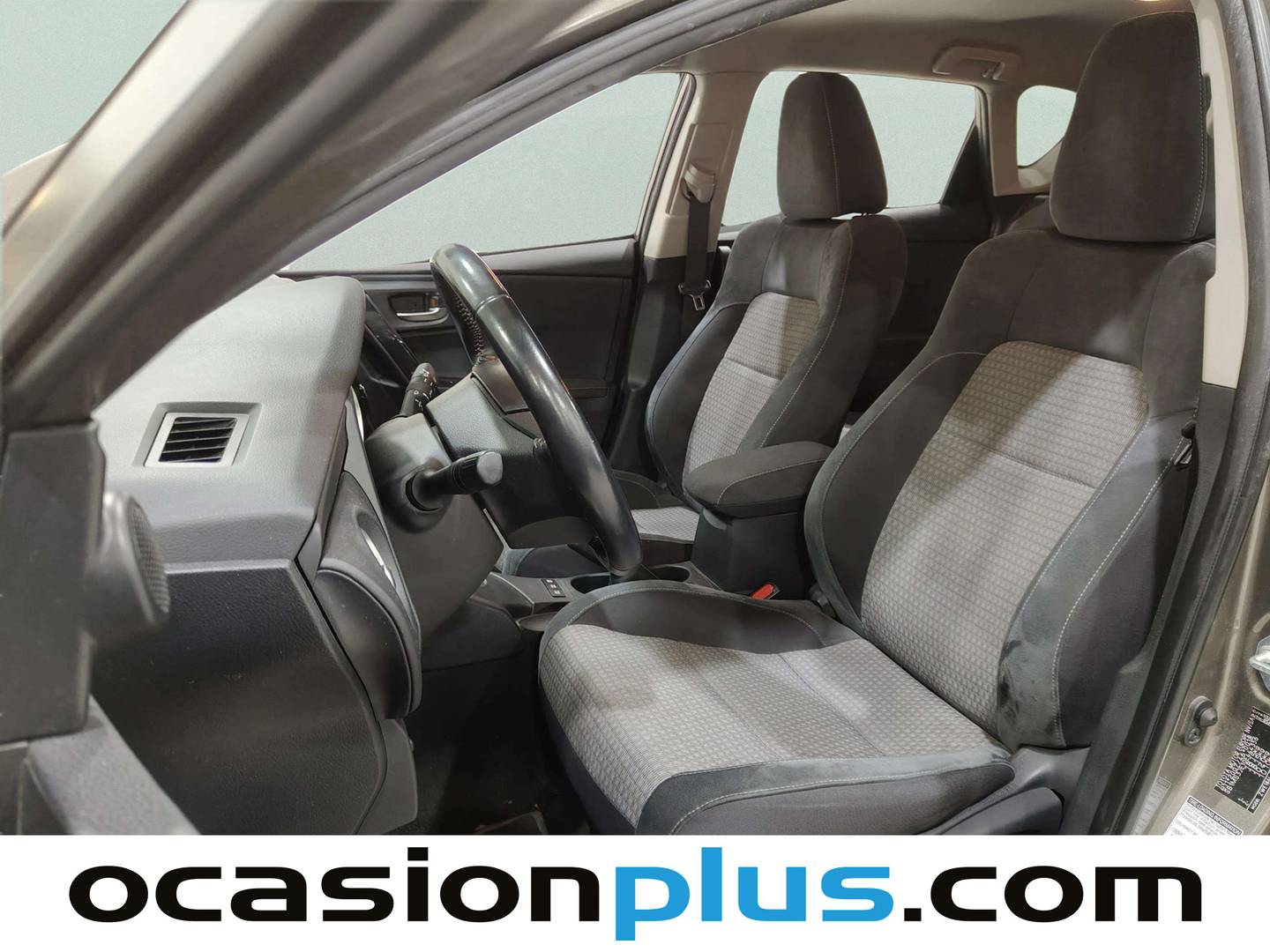 Foto asientos delanteros Toyota Auris Toyota Auris 140H Hybrid Feel! Edition (136 CV)