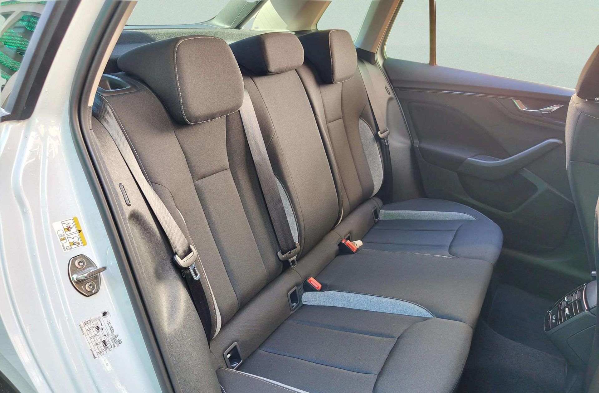 Škoda Kamiq 1.0 TSI Selection DSG - foto 19