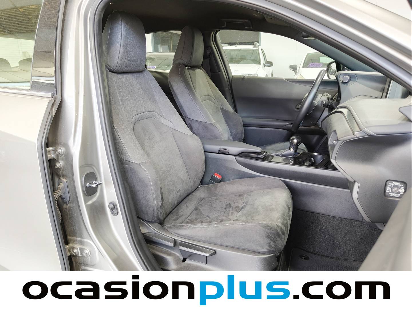 Foto Lexus UX Lexus UX 250h Business 2WD (184 CV)