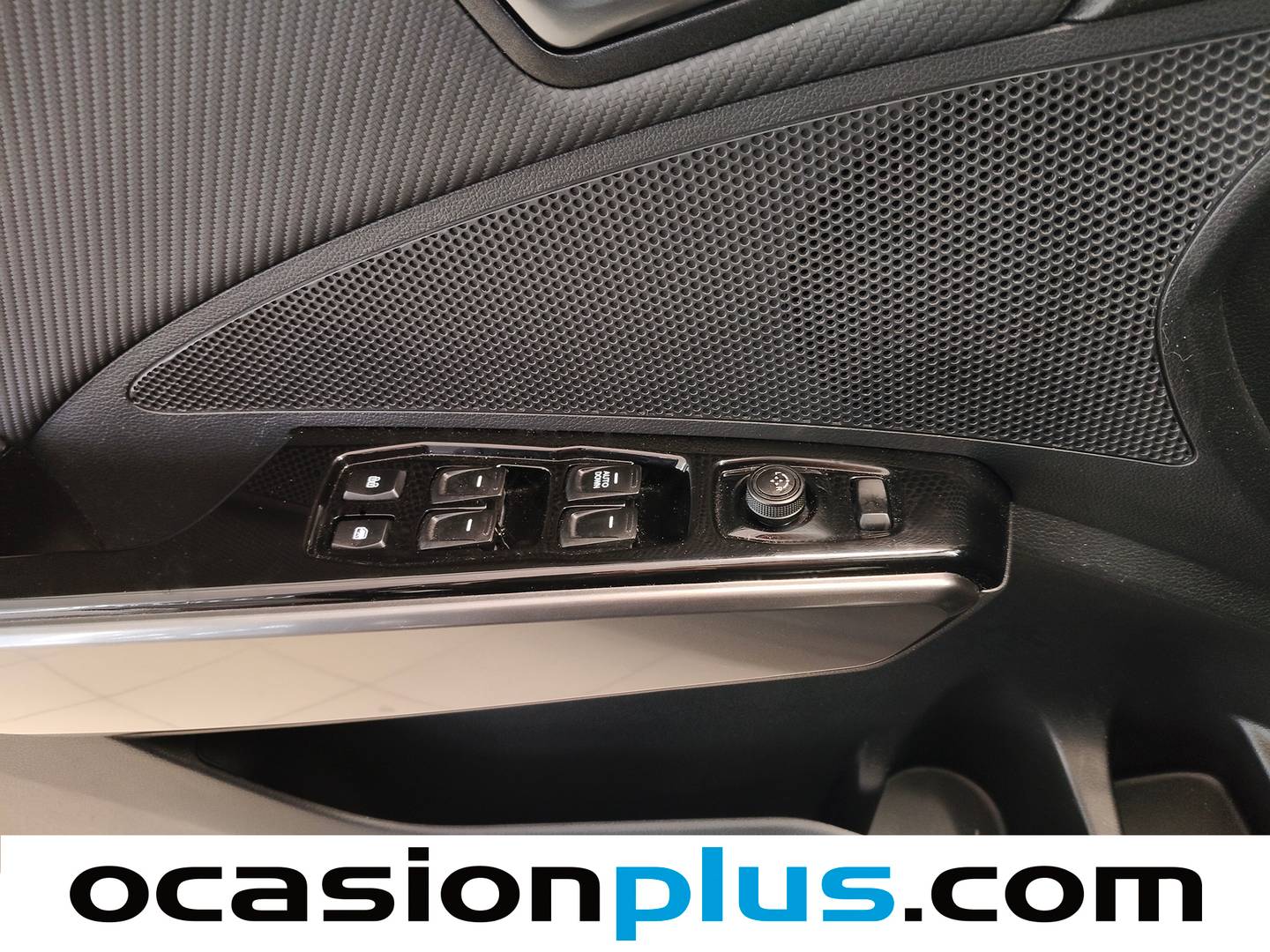 Foto KGM Tivoli KGM Tivoli G15T LP Urban Plus (135 CV)