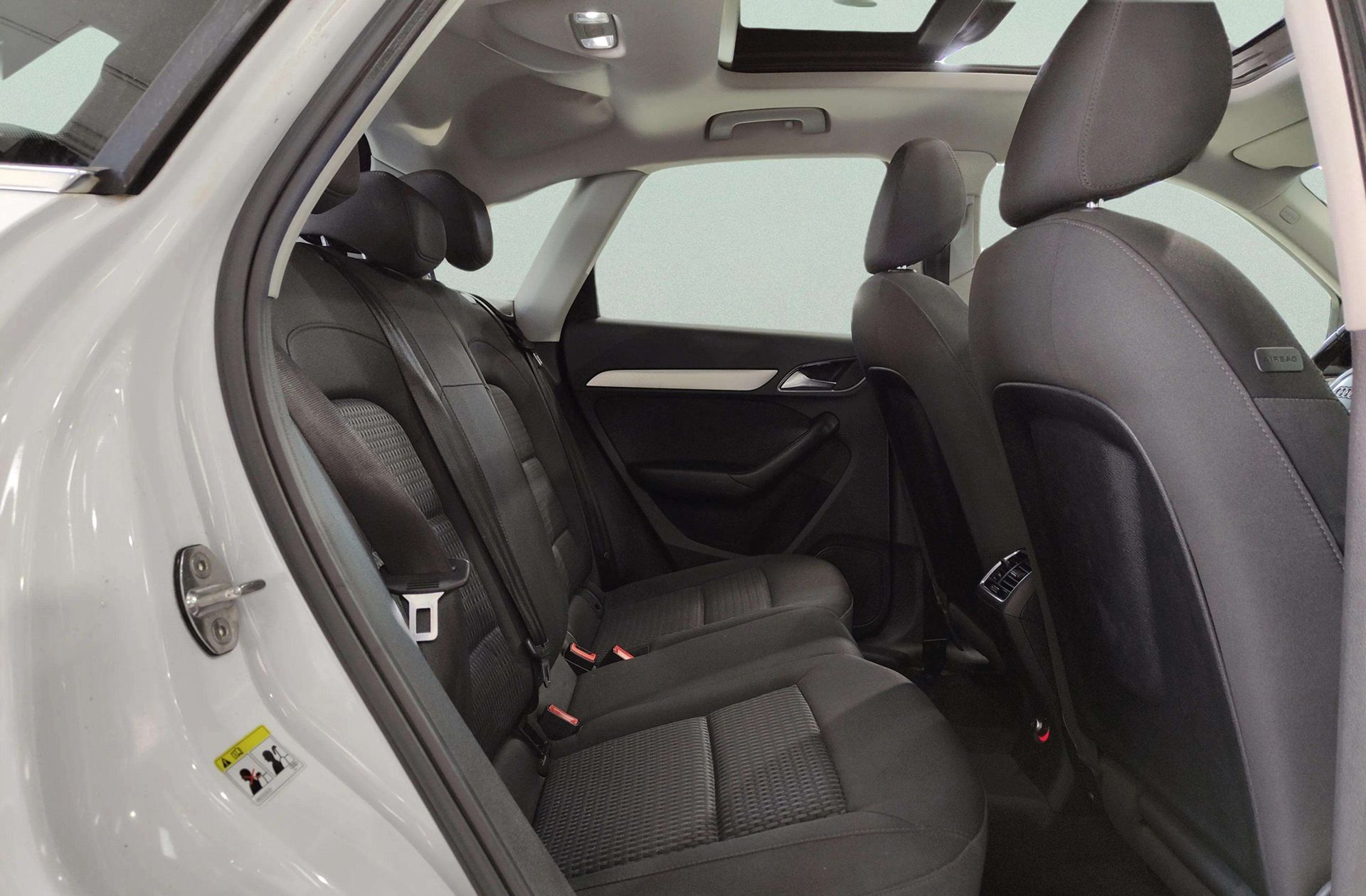 Audi Q3 design edition 2.0 TDI - foto 20