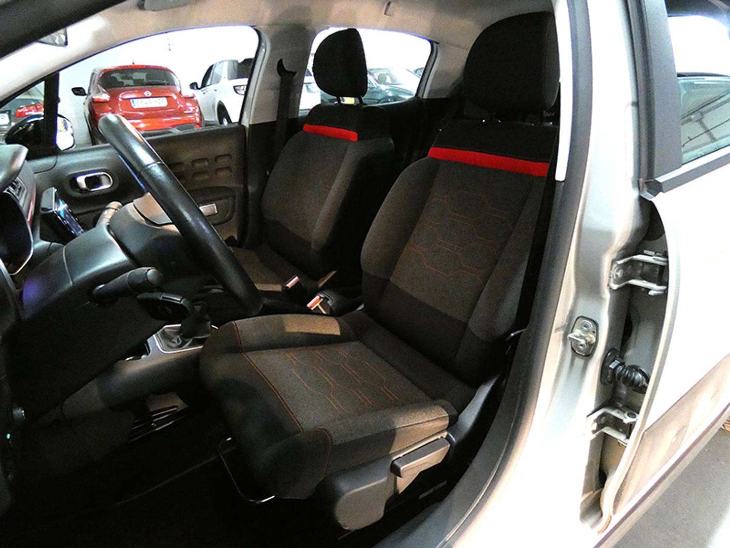 Foto asientos delanteros Citroën C3 Citroën C3 BlueHDi S&S (75 CV)