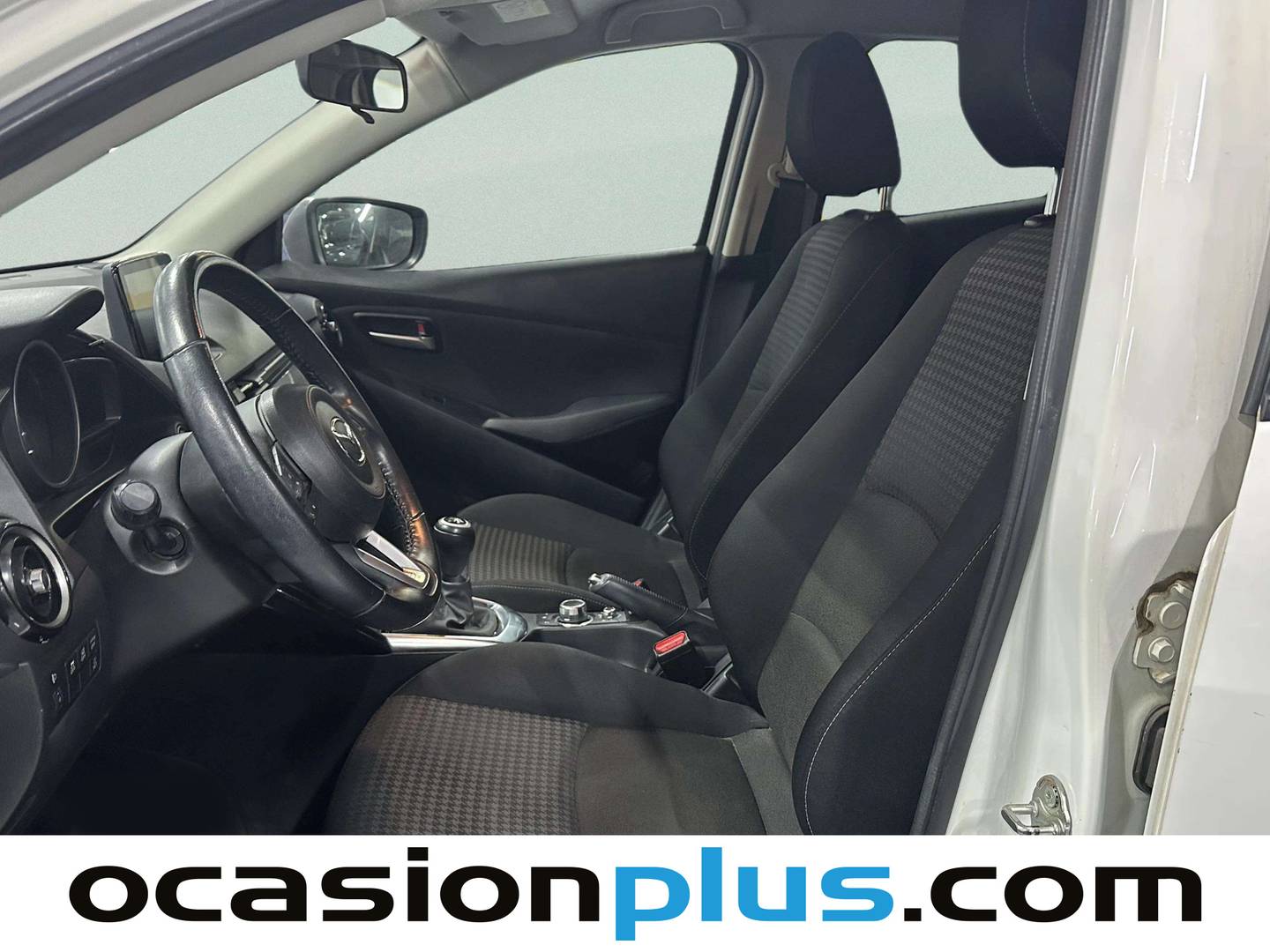 Foto Mazda Mazda2 Mazda Mazda 2 1.5 GE Black Tech Edition (90 CV)