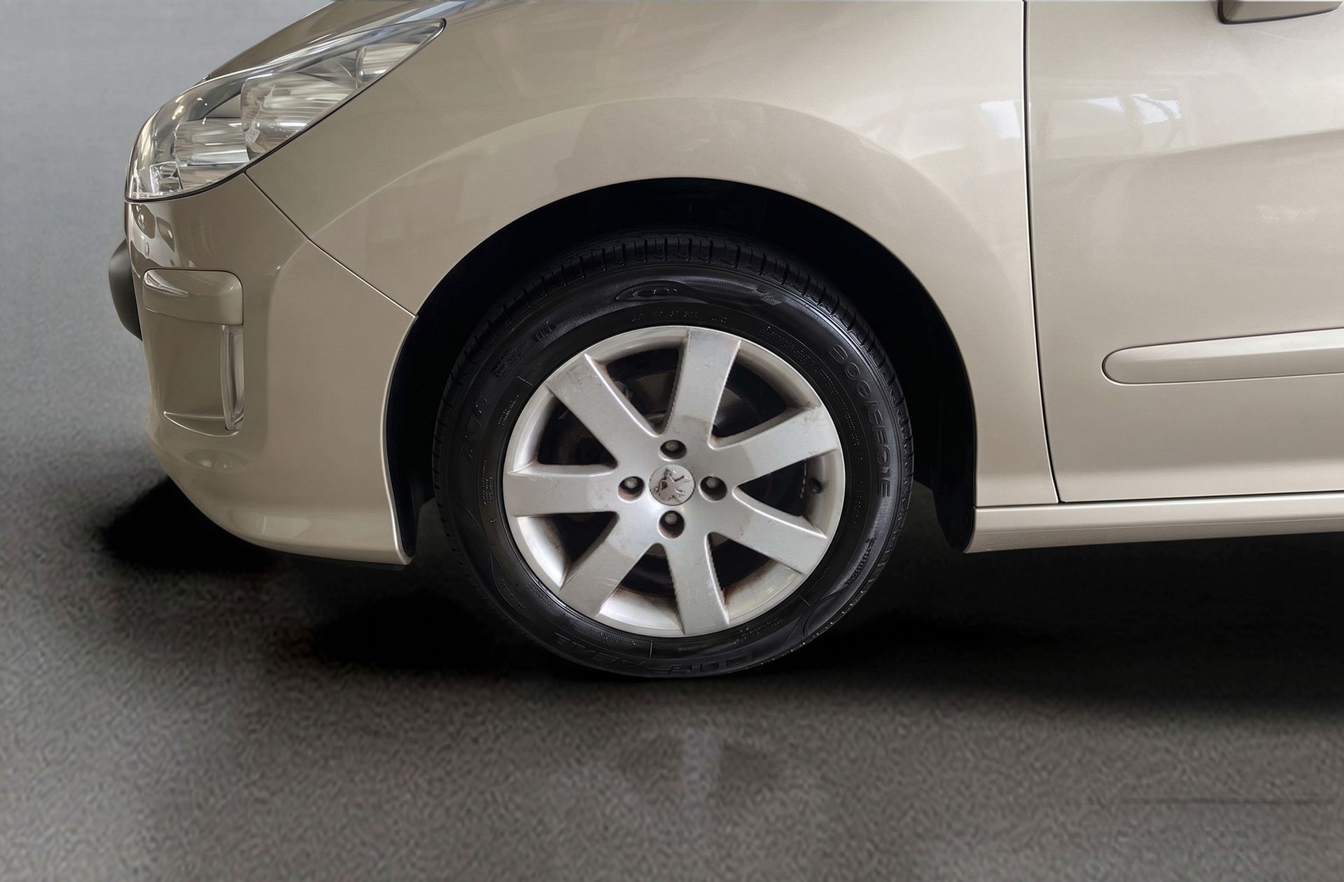 Peugeot 308 1.6 HDi FAP Sport - foto 26