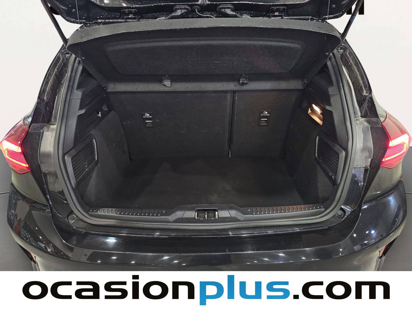 Fotos maletero Ford Focus Ford Focus 1.0 Ecoboost MHEV ST-Line Auto  (155 CV)