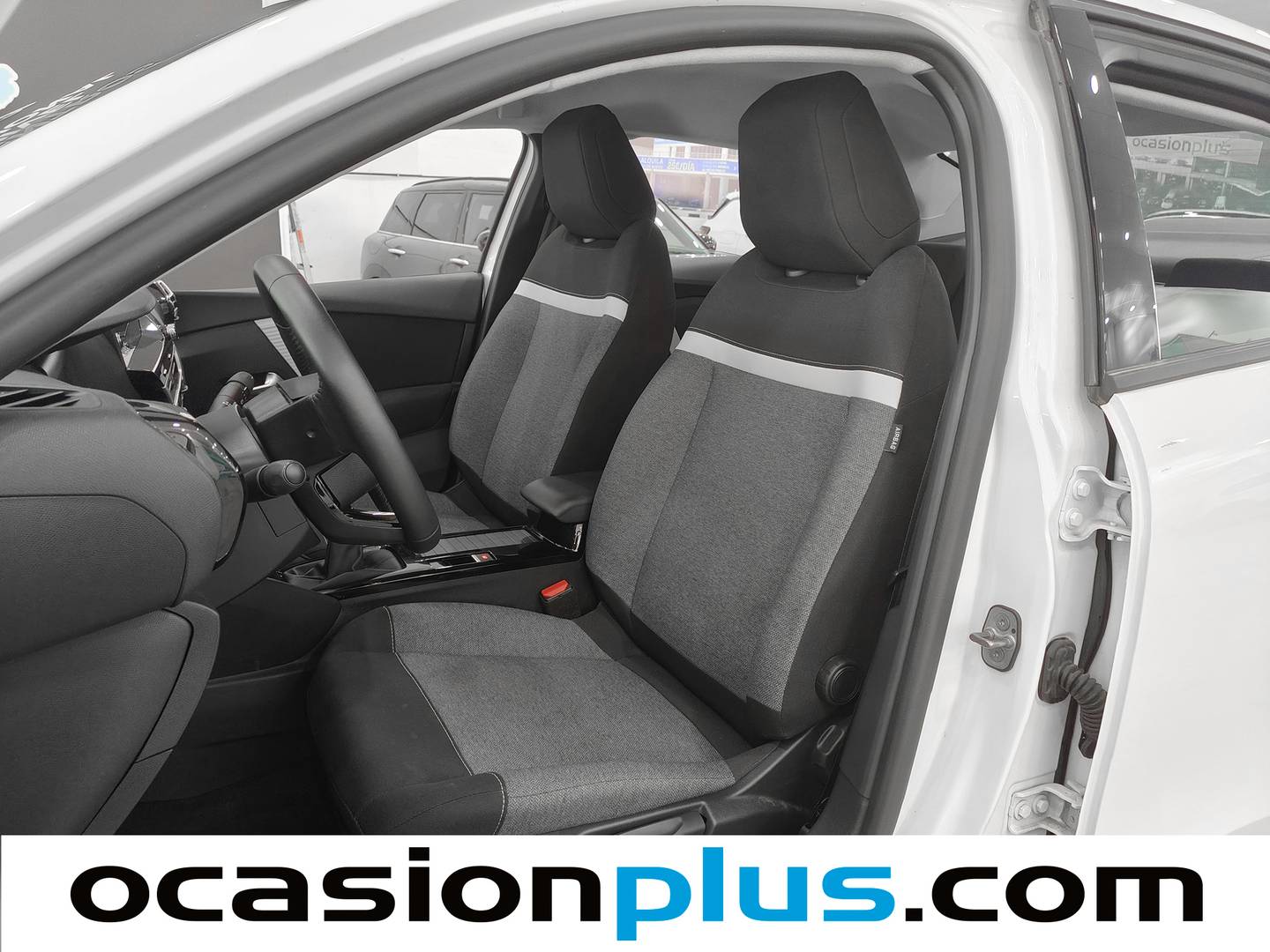 Foto Citroën C4 X Citroen C4 X PureTech 100 S&S 6v You (102 CV)