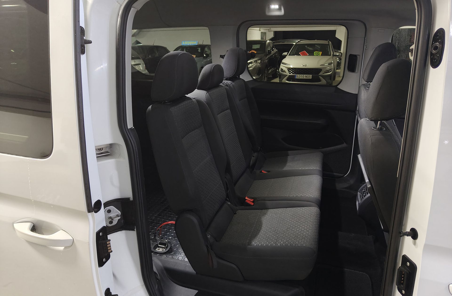 Ford Grand Tourneo Connect 1.5 EcoBoost Titanium - foto 19
