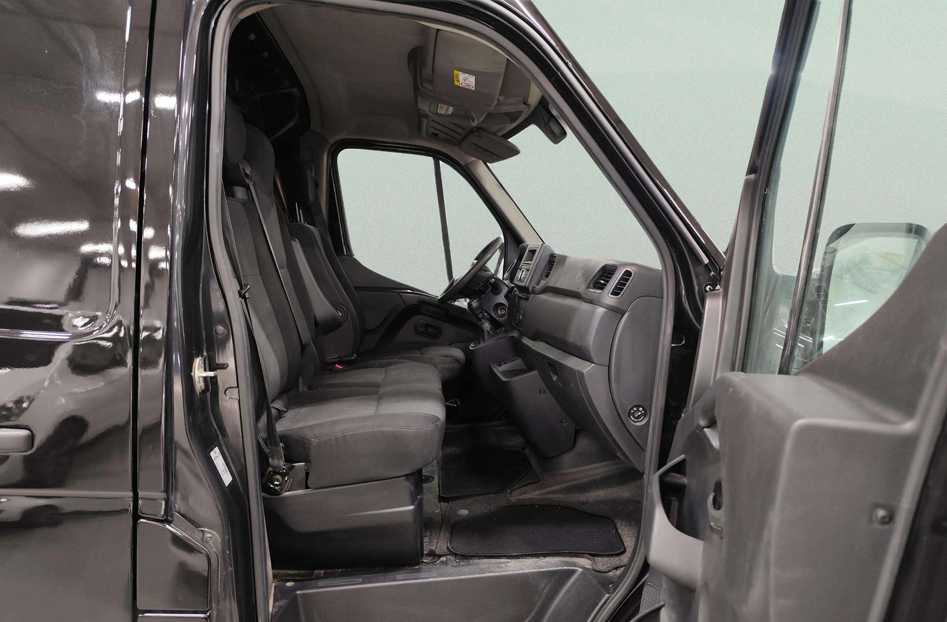 Nissan Interstar Furgon 2.3 dCi L3H2 3,5T FWD GO - foto 12